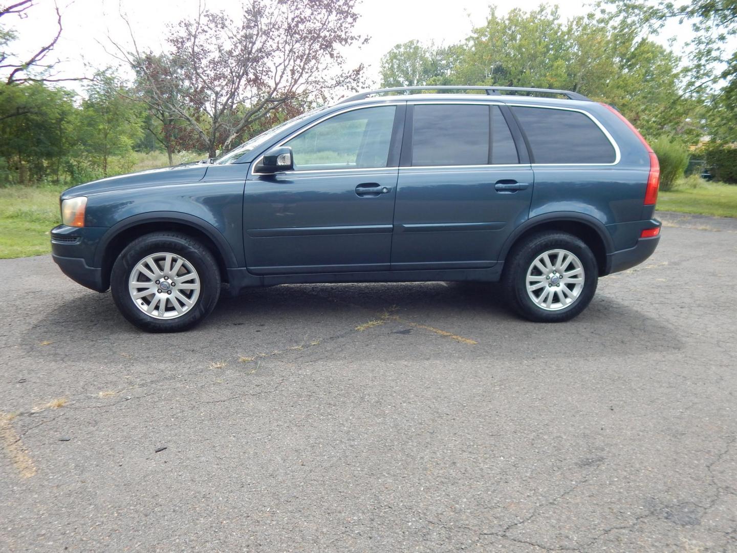 2008 Gray /grey Volvo XC90 3.2 AWD (YV4CZ982681) with an 3.2L L6 DOHC 24V engine, 6-Speed Automatic Overdrive transmission, located at 6528 Lower York Road, New Hope, PA, 18938, (215) 862-9555, 40.358707, -74.977882 - 2008 Volvo XC 90 3.2. I6, All Wheel Drive, auto trans, tilt wheel, cruise control, power windows, mirrors, central locking system, 3rd row seating, dual front power seats, dual climate control, power moonroof, roof rails, rear defrost and wiper, fog lights, AM/FM/CD sound system, 17" factory alloy w - Photo#1