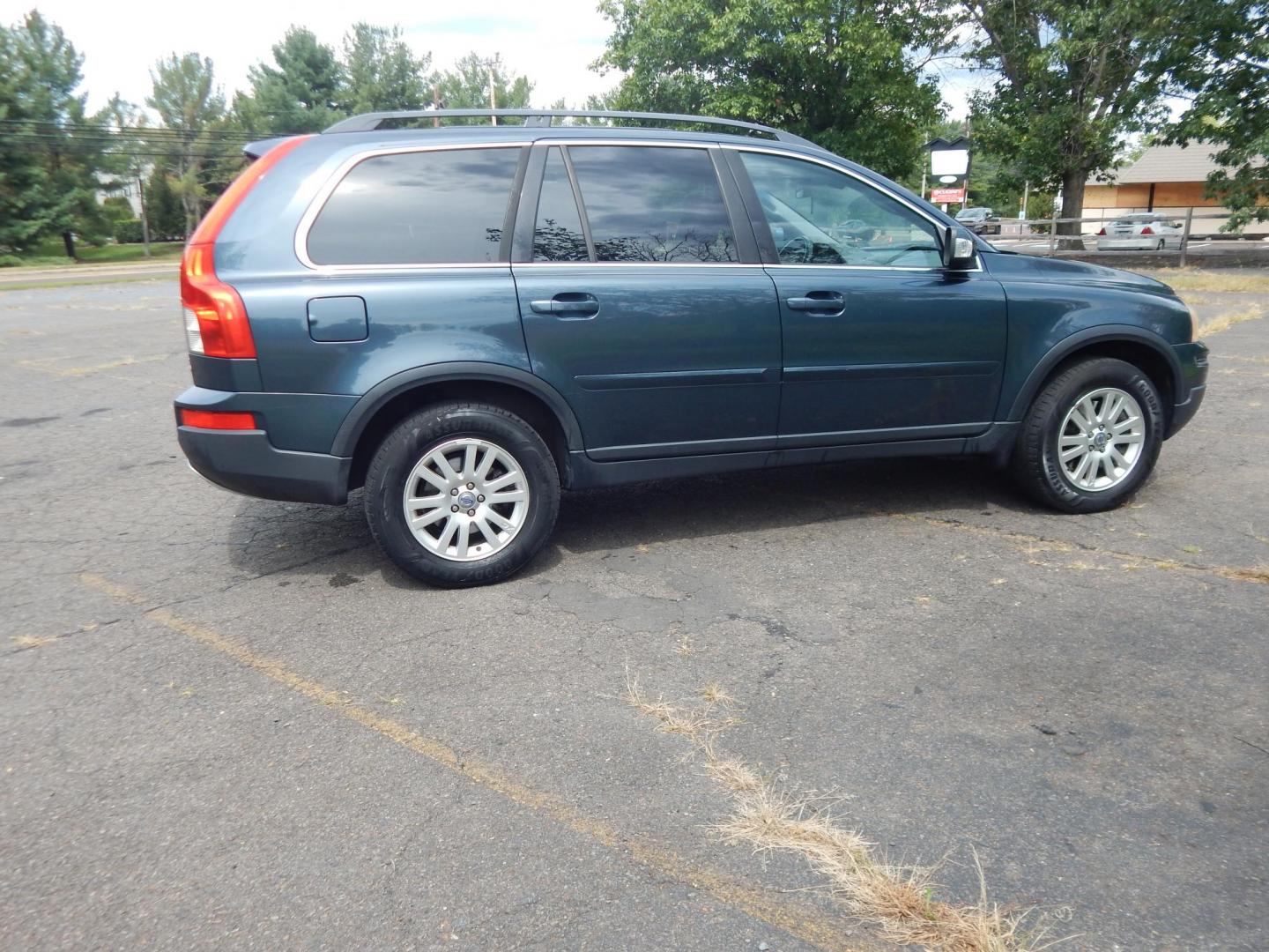 2008 Gray /grey Volvo XC90 3.2 AWD (YV4CZ982681) with an 3.2L L6 DOHC 24V engine, 6-Speed Automatic Overdrive transmission, located at 6528 Lower York Road, New Hope, PA, 18938, (215) 862-9555, 40.358707, -74.977882 - 2008 Volvo XC 90 3.2. I6, All Wheel Drive, auto trans, tilt wheel, cruise control, power windows, mirrors, central locking system, 3rd row seating, dual front power seats, dual climate control, power moonroof, roof rails, rear defrost and wiper, fog lights, AM/FM/CD sound system, 17" factory alloy w - Photo#5