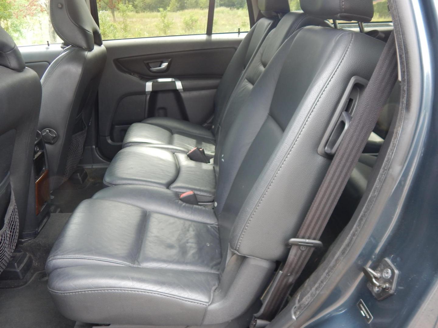 2008 Gray /grey Volvo XC90 3.2 AWD (YV4CZ982681) with an 3.2L L6 DOHC 24V engine, 6-Speed Automatic Overdrive transmission, located at 6528 Lower York Road, New Hope, PA, 18938, (215) 862-9555, 40.358707, -74.977882 - 2008 Volvo XC 90 3.2. I6, All Wheel Drive, auto trans, tilt wheel, cruise control, power windows, mirrors, central locking system, 3rd row seating, dual front power seats, dual climate control, power moonroof, roof rails, rear defrost and wiper, fog lights, AM/FM/CD sound system, 17" factory alloy w - Photo#15