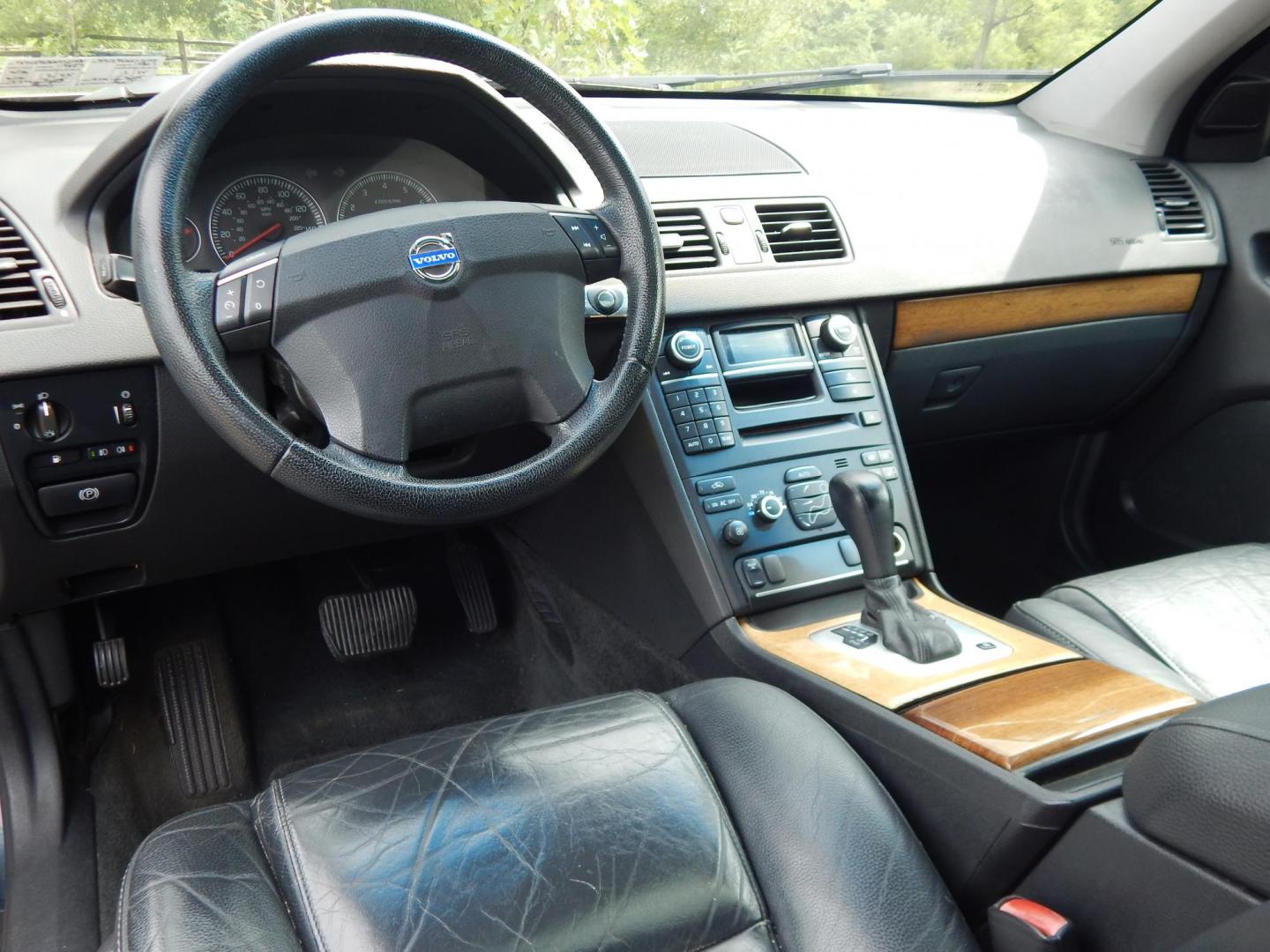 2008 Gray /grey Volvo XC90 3.2 AWD (YV4CZ982681) with an 3.2L L6 DOHC 24V engine, 6-Speed Automatic Overdrive transmission, located at 6528 Lower York Road, New Hope, PA, 18938, (215) 862-9555, 40.358707, -74.977882 - 2008 Volvo XC 90 3.2. I6, All Wheel Drive, auto trans, tilt wheel, cruise control, power windows, mirrors, central locking system, 3rd row seating, dual front power seats, dual climate control, power moonroof, roof rails, rear defrost and wiper, fog lights, AM/FM/CD sound system, 17" factory alloy w - Photo#16