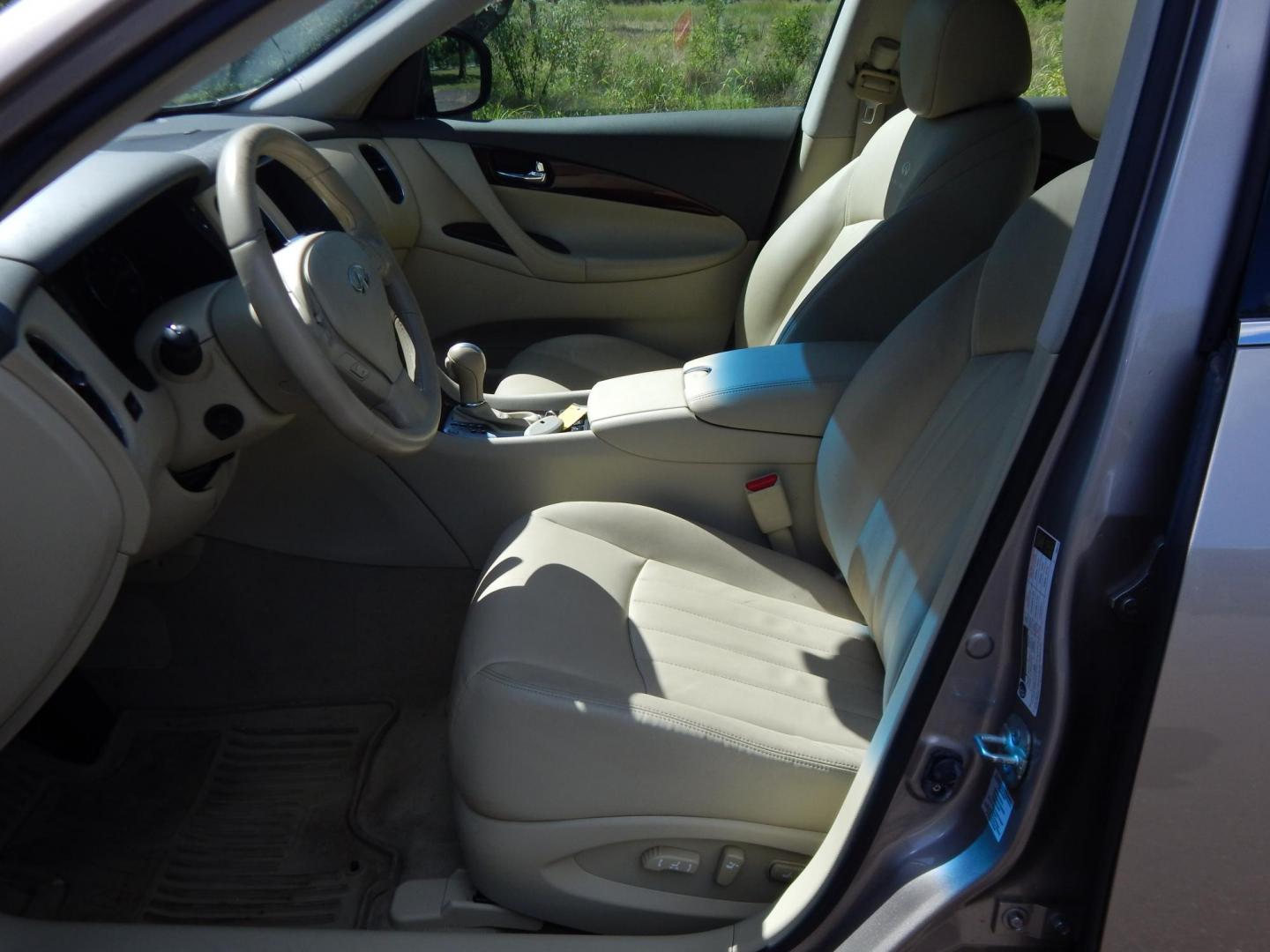 2008 Silver /Tan Infiniti EX EX35 AWD (JNKAJ09F18M) with an 3.5L V6 DOHC 24V engine, 5-Speed Automatic Overdrive transmission, located at 6528 Lower York Road, New Hope, PA, 18938, (215) 862-9555, 40.358707, -74.977882 - Here we have a very clean, Infiniti EX35 with a 3.5L V6 putting power to the ground via a smooth shifting AWD automatic transmission. Options include: beige paint, tan leather, wood trim, dual power seats, heated front seats, power sunroof, power folding rear seats, dual climate controls, push butto - Photo#12