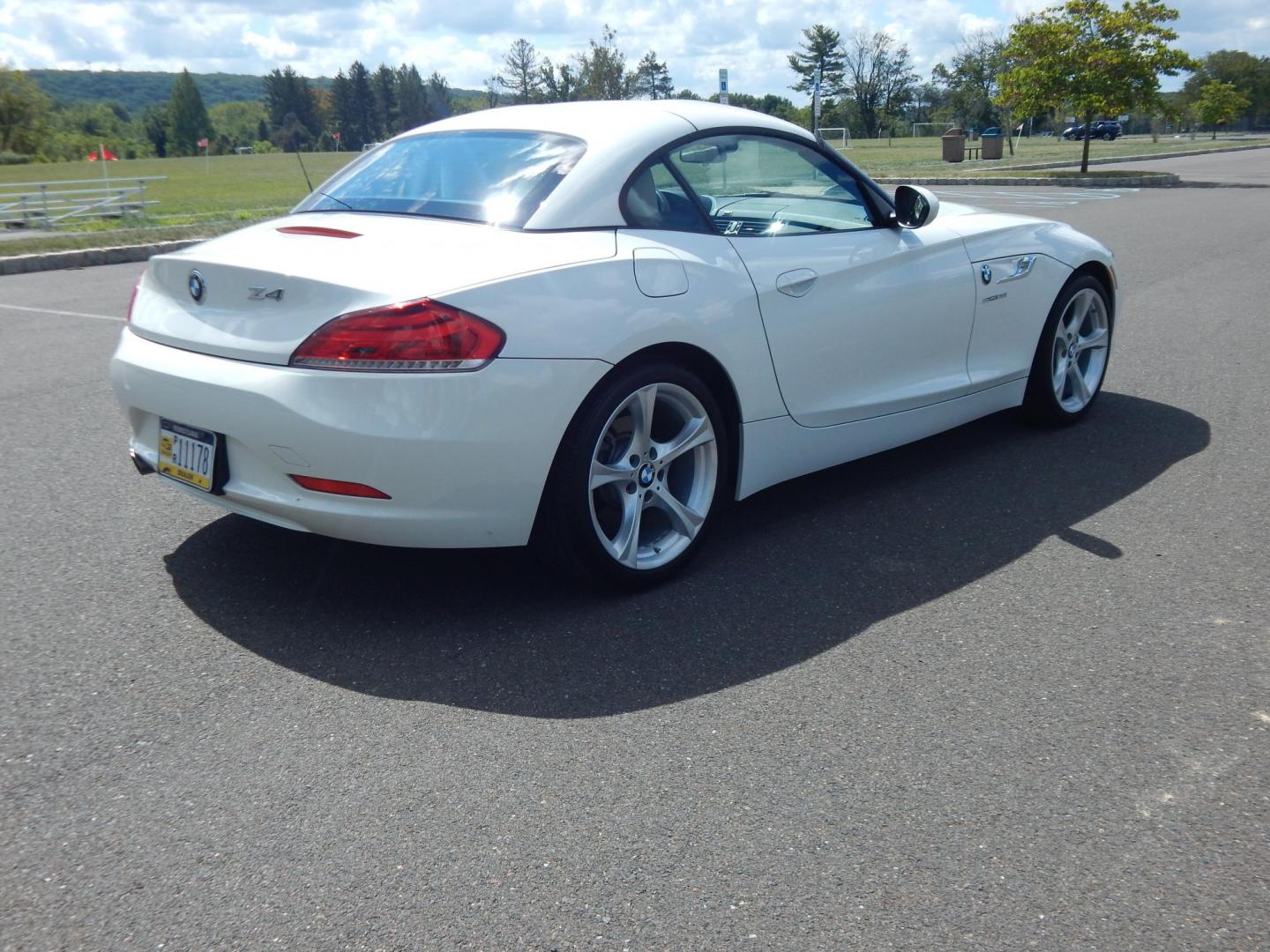 2016 White /Beige BMW Z4 sDrive28i (WBALL5C54G5) with an 2.0L L4 DOHC 16V TURBO engine, Automatic transmission, located at 6528 Lower York Road, New Hope, PA, 18938, (215) 862-9555, 40.358707, -74.977882 - Here we have a beautifully kept, 17k millage, BMW Z4 with a 2.0L Turbo 4 cylinder putting power to the rear wheels via a smooth shifting automatic transmission. Options include: white paint, beige leather interior, wood trim, 2 master keys, cruise control, tilt steering wheel, power windows/locks/mi - Photo#6