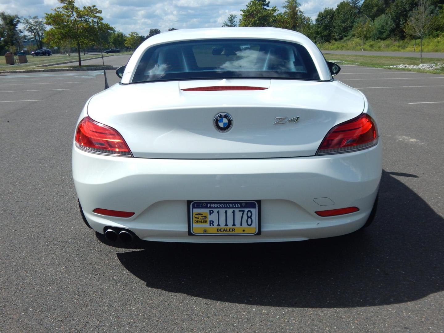 2016 White /Beige BMW Z4 sDrive28i (WBALL5C54G5) with an 2.0L L4 DOHC 16V TURBO engine, Automatic transmission, located at 6528 Lower York Road, New Hope, PA, 18938, (215) 862-9555, 40.358707, -74.977882 - Here we have a beautifully kept, 17k millage, BMW Z4 with a 2.0L Turbo 4 cylinder putting power to the rear wheels via a smooth shifting automatic transmission. Options include: white paint, beige leather interior, wood trim, 2 master keys, cruise control, tilt steering wheel, power windows/locks/mi - Photo#7