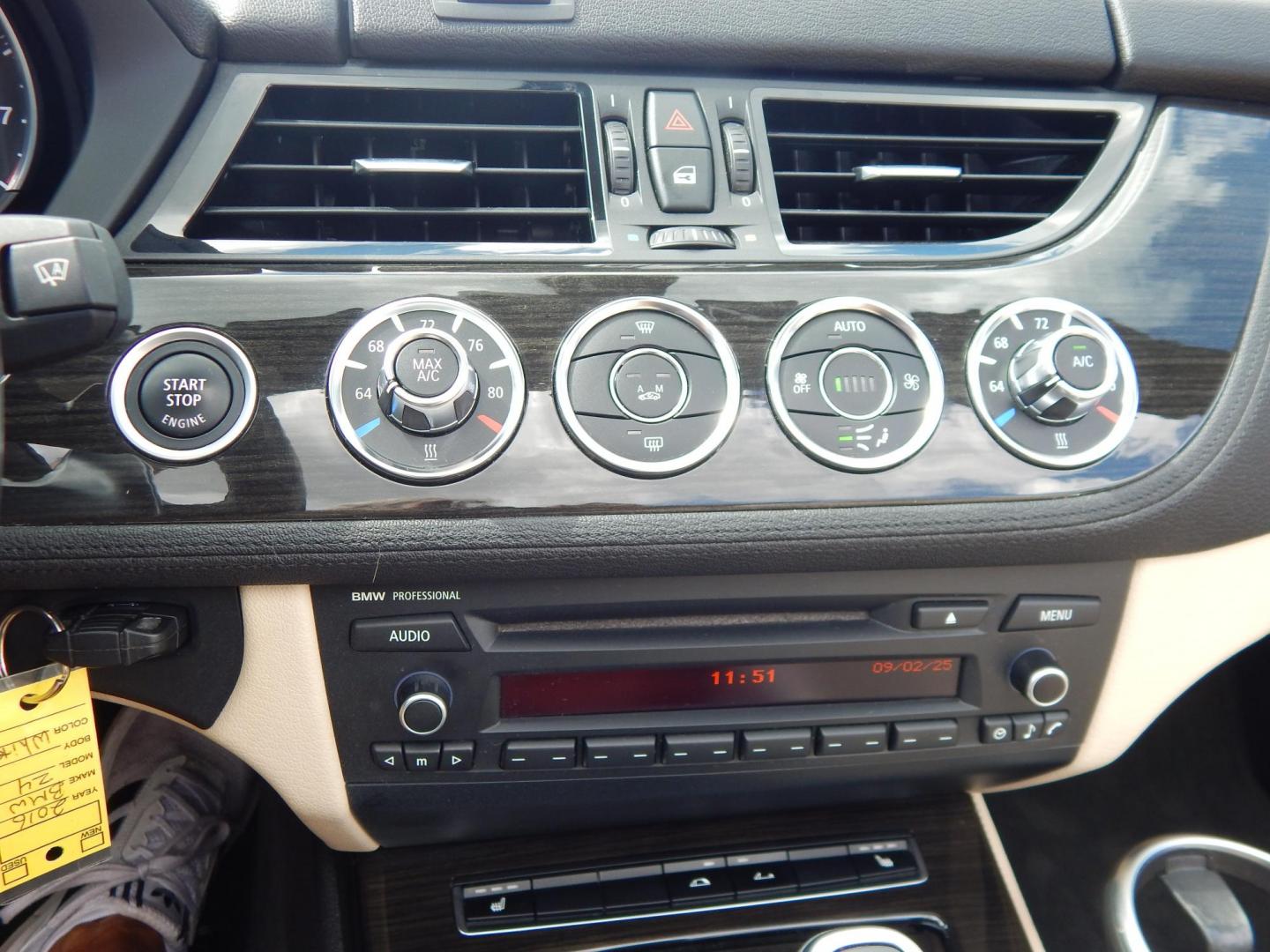 2016 White /Beige BMW Z4 sDrive28i (WBALL5C54G5) with an 2.0L L4 DOHC 16V TURBO engine, Automatic transmission, located at 6528 Lower York Road, New Hope, PA, 18938, (215) 862-9555, 40.358707, -74.977882 - Here we have a beautifully kept, 17k millage, BMW Z4 with a 2.0L Turbo 4 cylinder putting power to the rear wheels via a smooth shifting automatic transmission. Options include: white paint, beige leather interior, wood trim, 2 master keys, cruise control, tilt steering wheel, power windows/locks/mi - Photo#26