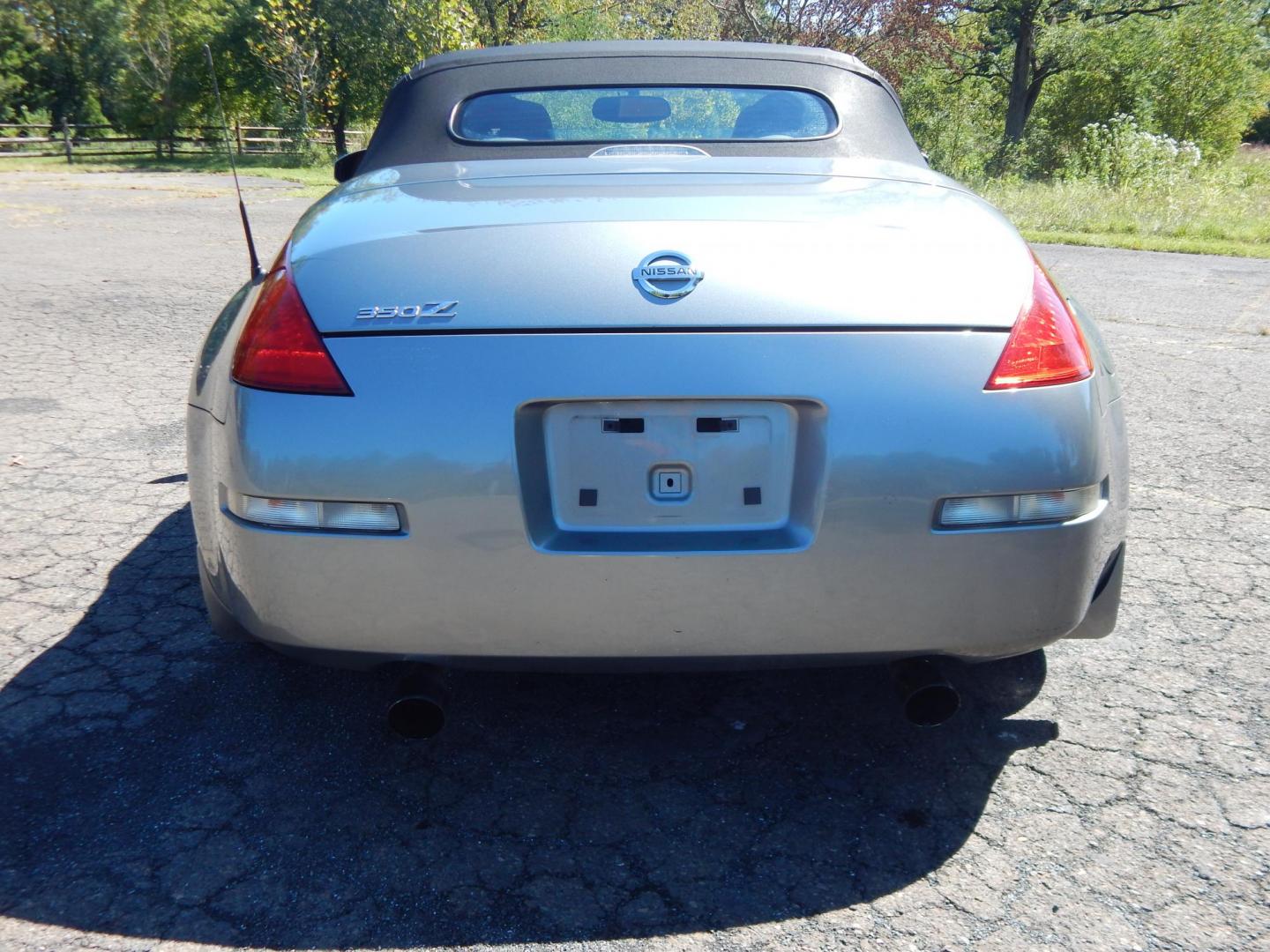 2004 Silver /Tan Nissan 350Z Enthusiast Roadster (JN1AZ36A14M) with an 3.5L V6 DOHC 24V engine, 6-Speed Manual Overdrive transmission, located at 6528 Lower York Road, New Hope, PA, 18938, (215) 862-9555, 40.358707, -74.977882 - Here we have a very fun to drive, Convertible Nissan 350z with a 3.5L V6 putting power to the rear wheels via a smooth shifting automatic transmission. Options include: tan leather sport seats, power seats, power convertible top, heat, A/C, AM/FM/CD/TAPE radio, navigation, tilt steering wheel, power - Photo#10