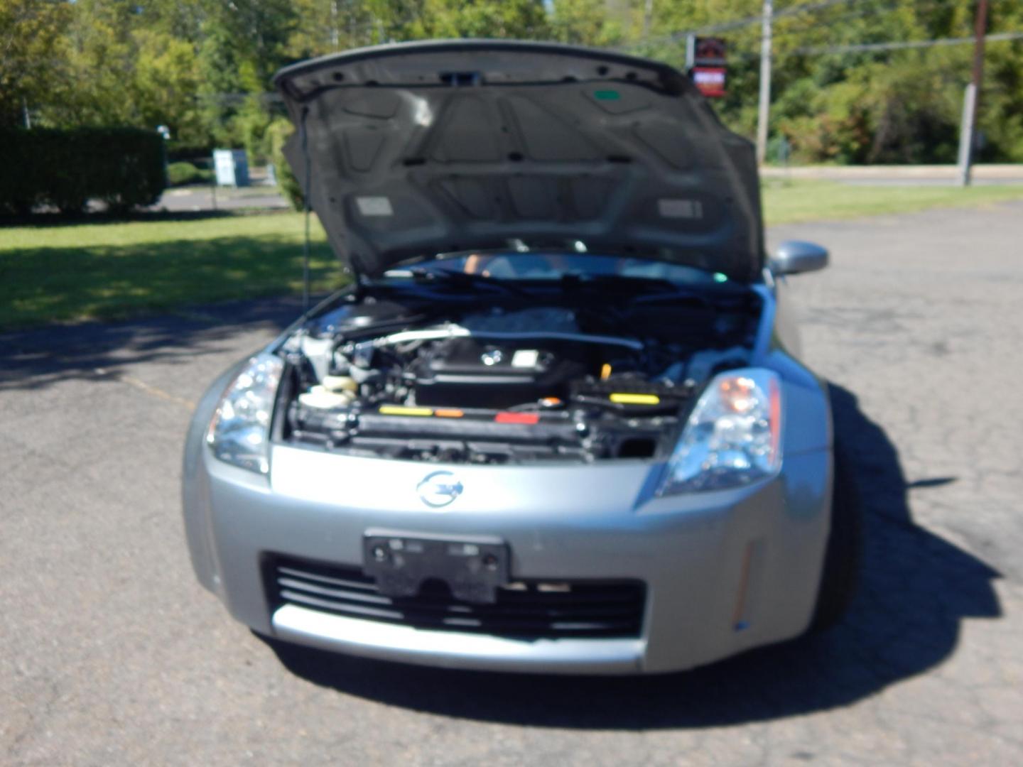 2004 Silver /Tan Nissan 350Z Enthusiast Roadster (JN1AZ36A14M) with an 3.5L V6 DOHC 24V engine, 6-Speed Manual Overdrive transmission, located at 6528 Lower York Road, New Hope, PA, 18938, (215) 862-9555, 40.358707, -74.977882 - Here we have a very fun to drive, Convertible Nissan 350z with a 3.5L V6 putting power to the rear wheels via a smooth shifting automatic transmission. Options include: tan leather sport seats, power seats, power convertible top, heat, A/C, AM/FM/CD/TAPE radio, navigation, tilt steering wheel, power - Photo#16