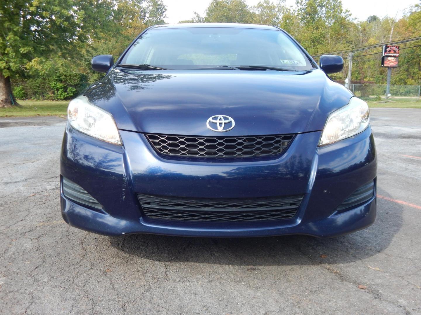 2013 Blue /Gray Toyota Matrix L (2T1KU4EE5DC) with an 1.8L L4 DOHC 16V engine, Automatic transmission, located at 6528 Lower York Road, New Hope, PA, 18938, (215) 862-9555, 40.358707, -74.977882 - Here we have a Toyota Matrix L with a 1.8L inline 4 cylinder putting power to the front wheels via an automatic transmission. Options include: gray cloth seats, heat and cold AC, front and rear windshield defrost, AM/FM/CD/MEDIA radio, cruise control, tilt steering wheel, traction control, power win - Photo#6