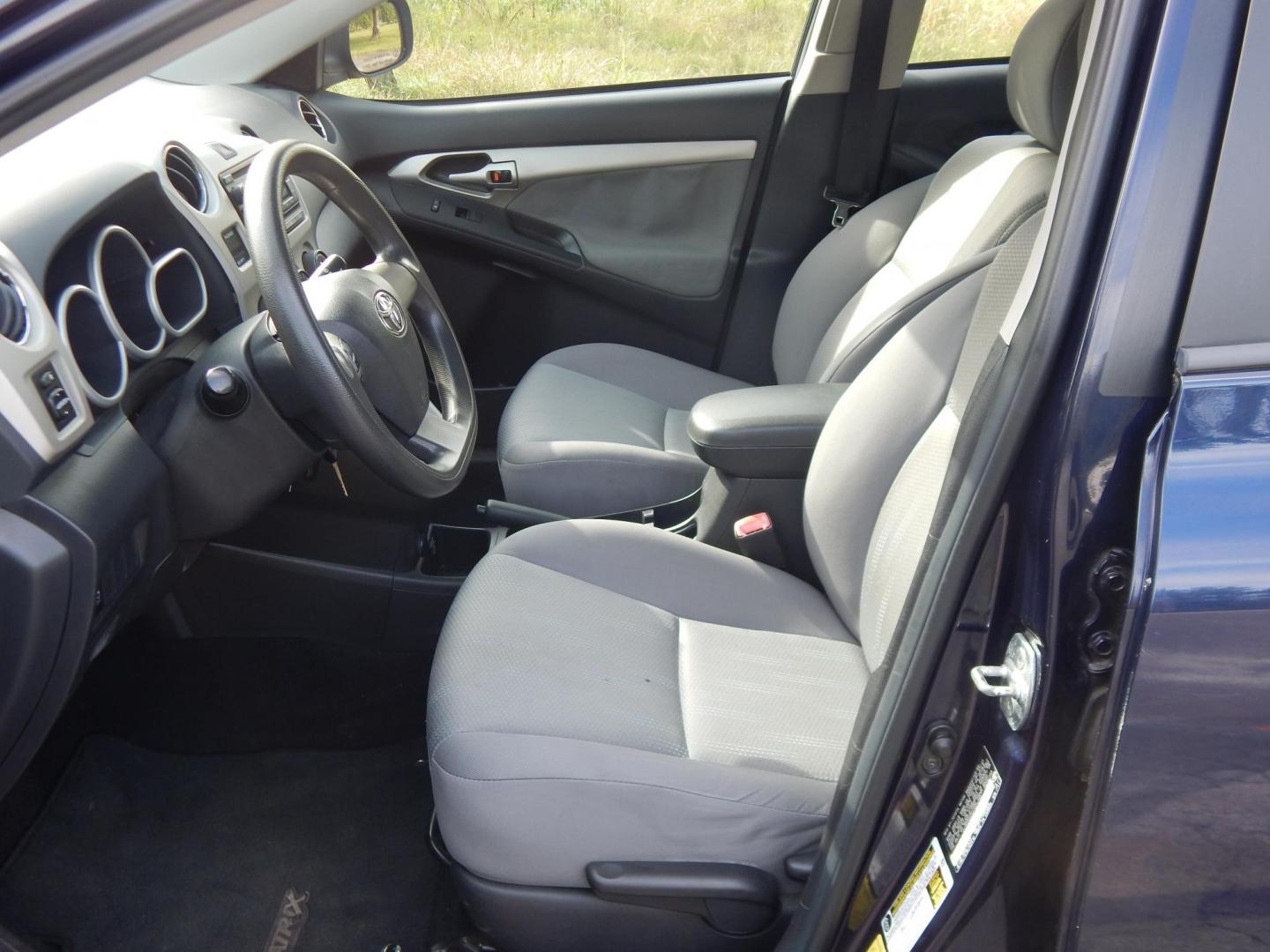 2013 Blue /Gray Toyota Matrix L (2T1KU4EE5DC) with an 1.8L L4 DOHC 16V engine, Automatic transmission, located at 6528 Lower York Road, New Hope, PA, 18938, (215) 862-9555, 40.358707, -74.977882 - Here we have a Toyota Matrix L with a 1.8L inline 4 cylinder putting power to the front wheels via an automatic transmission. Options include: gray cloth seats, heat and cold AC, front and rear windshield defrost, AM/FM/CD/MEDIA radio, cruise control, tilt steering wheel, traction control, power win - Photo#9