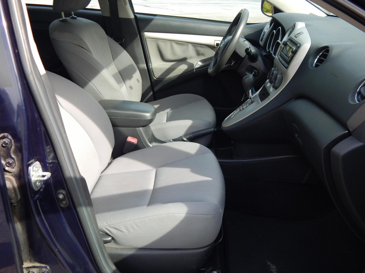 2013 Blue /Gray Toyota Matrix L (2T1KU4EE5DC) with an 1.8L L4 DOHC 16V engine, Automatic transmission, located at 6528 Lower York Road, New Hope, PA, 18938, (215) 862-9555, 40.358707, -74.977882 - Here we have a Toyota Matrix L with a 1.8L inline 4 cylinder putting power to the front wheels via an automatic transmission. Options include: gray cloth seats, heat and cold AC, front and rear windshield defrost, AM/FM/CD/MEDIA radio, cruise control, tilt steering wheel, traction control, power win - Photo#14