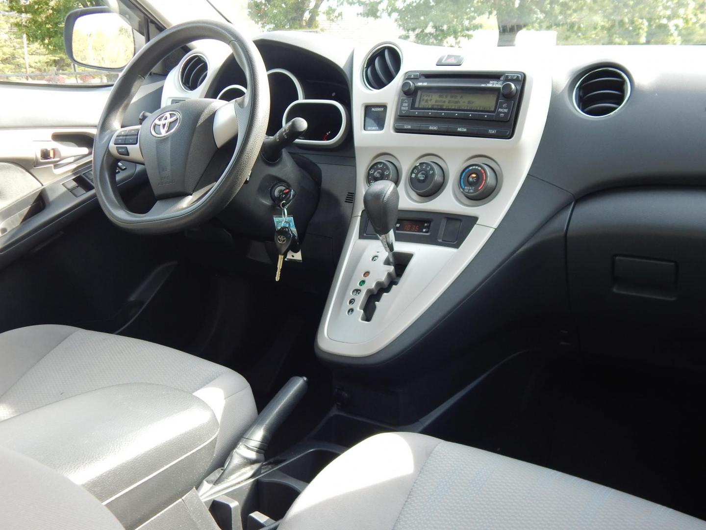 2013 Blue /Gray Toyota Matrix L (2T1KU4EE5DC) with an 1.8L L4 DOHC 16V engine, Automatic transmission, located at 6528 Lower York Road, New Hope, PA, 18938, (215) 862-9555, 40.358707, -74.977882 - Here we have a Toyota Matrix L with a 1.8L inline 4 cylinder putting power to the front wheels via an automatic transmission. Options include: gray cloth seats, heat and cold AC, front and rear windshield defrost, AM/FM/CD/MEDIA radio, cruise control, tilt steering wheel, traction control, power win - Photo#15