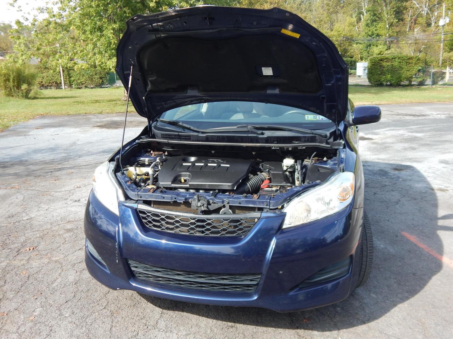 2013 Blue /Gray Toyota Matrix L (2T1KU4EE5DC) with an 1.8L L4 DOHC 16V engine, Automatic transmission, located at 6528 Lower York Road, New Hope, PA, 18938, (215) 862-9555, 40.358707, -74.977882 - Here we have a Toyota Matrix L with a 1.8L inline 4 cylinder putting power to the front wheels via an automatic transmission. Options include: gray cloth seats, heat and cold AC, front and rear windshield defrost, AM/FM/CD/MEDIA radio, cruise control, tilt steering wheel, traction control, power win - Photo#17