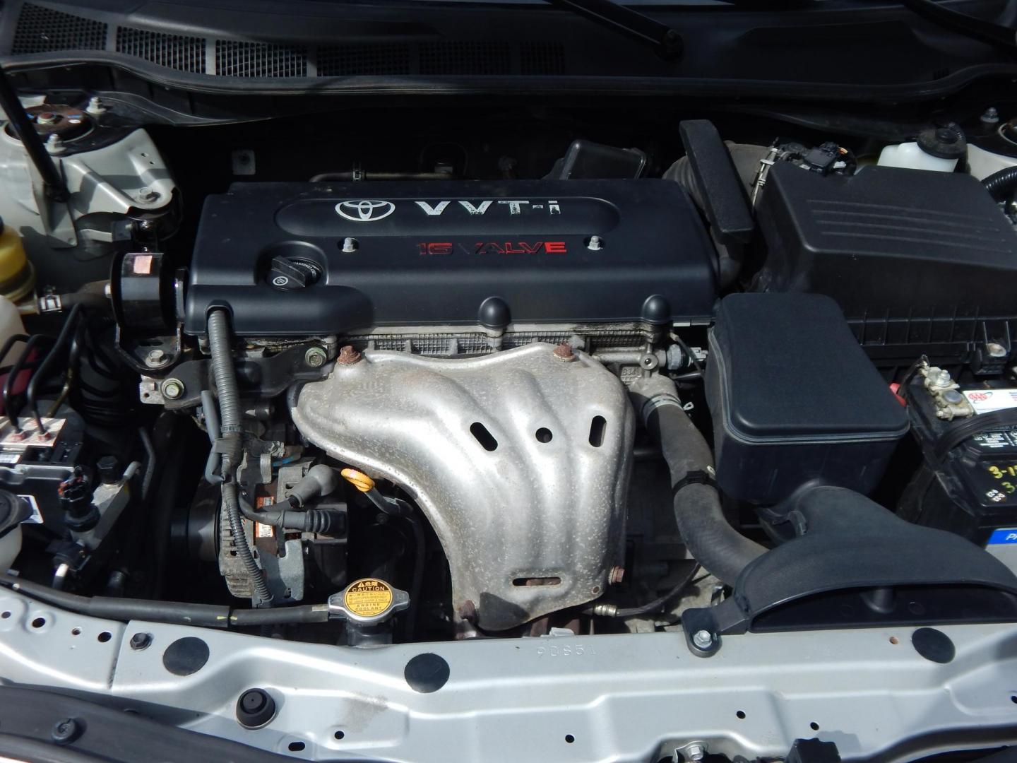 2007 Silver /Gray Toyota Camry XLE 5-Spd AT (4T1BE46K47U) with an 2.4L L4 DOHC 16V engine, 5-Speed Automatic Overdrive transmission, located at 6528 Lower York Road, New Hope, PA, 18938, (215) 862-9555, 40.358707, -74.977882 - Here we have a ONE OWNER, Toyota Camry with a 2.4L inline 4 cylinder engine putting power to the front wheels via a smooth shifting automatic transmission. Options include: gray leather, wood trim, power seats, sunroof, heated front seats, dual climate controls, AM/FM/CD/AUX radio, cruise control, t - Photo#16