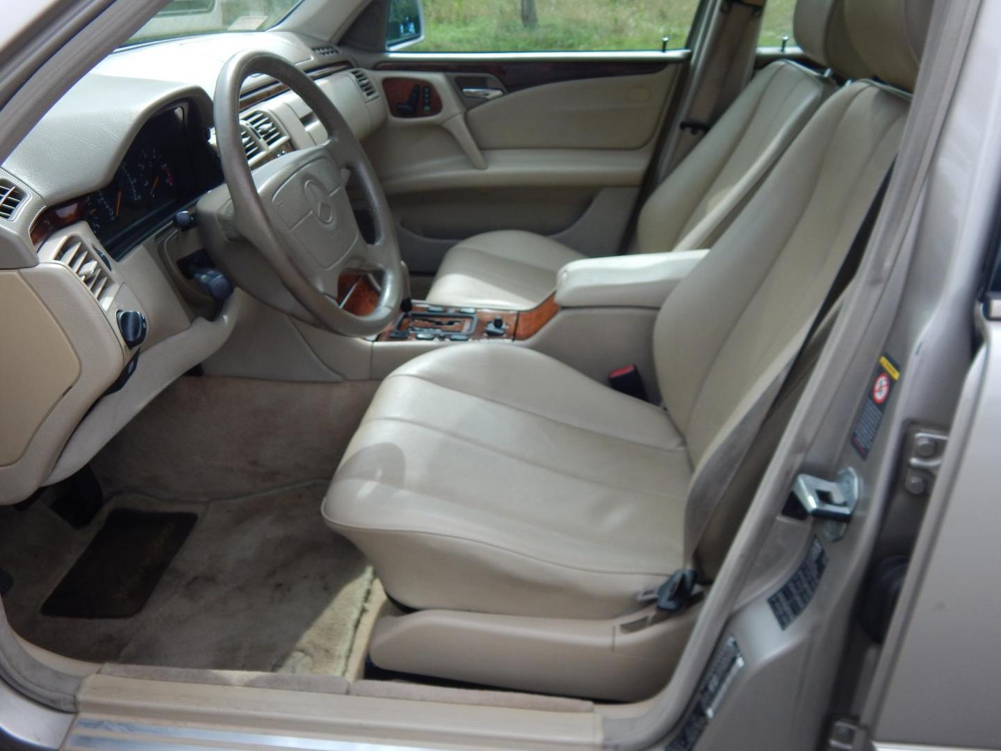 1999 Gold /Tan Mercedes-Benz E-Class E300 (WDBJF25HXXA) with an 3.0L L6 DOHC 24V TURBO DIESEL engine, 5-Speed Automatic Overdrive transmission, located at 6528 Lower York Road, New Hope, PA, 18938, (215) 862-9555, 40.358707, -74.977882 - Here we have a very nicely kept, 2 owner and no accident, 1999 Mercedes E300 with a 3.0L inline 6 cylinder turbo Diesel engine putting power to the rear wheels via an automatic transmission. Options include: tan leather with wood trim, sunroof, power seats, memory seats, AM/FM/CD/TAPE radio, dual cl - Photo#11