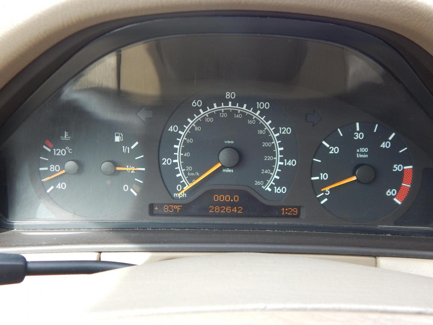 1999 Gold /Tan Mercedes-Benz E-Class E300 (WDBJF25HXXA) with an 3.0L L6 DOHC 24V TURBO DIESEL engine, 5-Speed Automatic Overdrive transmission, located at 6528 Lower York Road, New Hope, PA, 18938, (215) 862-9555, 40.358707, -74.977882 - Here we have a very nicely kept, 2 owner and no accident, 1999 Mercedes E300 with a 3.0L inline 6 cylinder turbo Diesel engine putting power to the rear wheels via an automatic transmission. Options include: tan leather with wood trim, sunroof, power seats, memory seats, AM/FM/CD/TAPE radio, dual cl - Photo#22