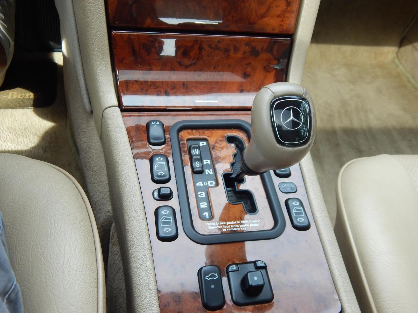 1999 Gold /Tan Mercedes-Benz E-Class E300 (WDBJF25HXXA) with an 3.0L L6 DOHC 24V TURBO DIESEL engine, 5-Speed Automatic Overdrive transmission, located at 6528 Lower York Road, New Hope, PA, 18938, (215) 862-9555, 40.358707, -74.977882 - Here we have a very nicely kept, 2 owner and no accident, 1999 Mercedes E300 with a 3.0L inline 6 cylinder turbo Diesel engine putting power to the rear wheels via an automatic transmission. Options include: tan leather with wood trim, sunroof, power seats, memory seats, AM/FM/CD/TAPE radio, dual cl - Photo#23