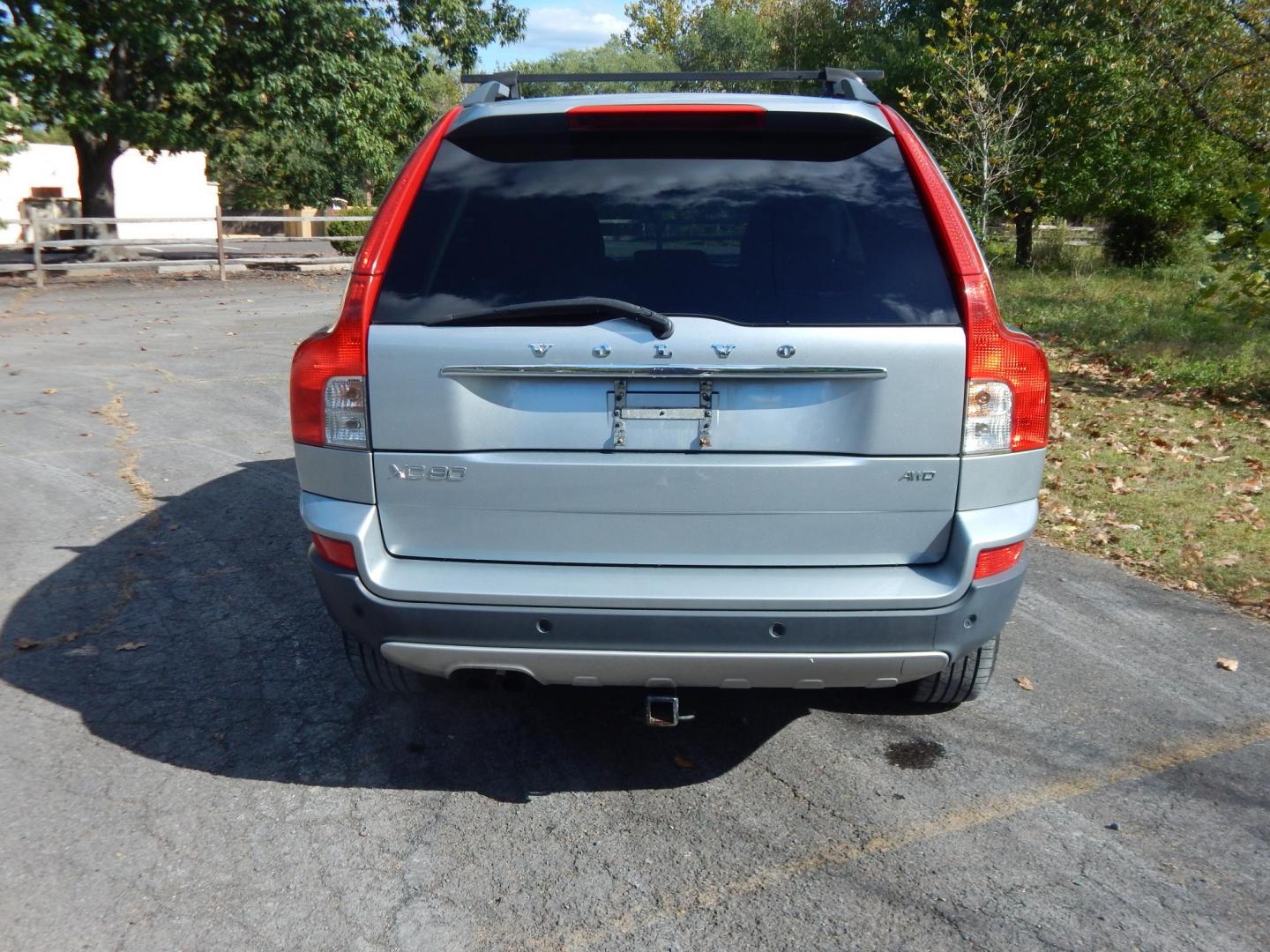 2011 Silver /Black Volvo XC90 3.2 AWD 7-Passenger (YV4952CZ8B1) with an 3.2L L6 DOHC 24V engine, 6-Speed Automatic transmission, located at 6528 Lower York Road, New Hope, PA, 18938, (215) 862-9555, 40.358707, -74.977882 - Here we have a Volvo XC90 with a 3.2L inline 6 cylinder engine putting power to all four wheels via a smooth shifting automatic transmission. Options include: black leather with wood trim, power front seats, heated front seats, dual climate controls, AM/FM/CD radio, tilt steering wheel, cruise contr - Photo#9