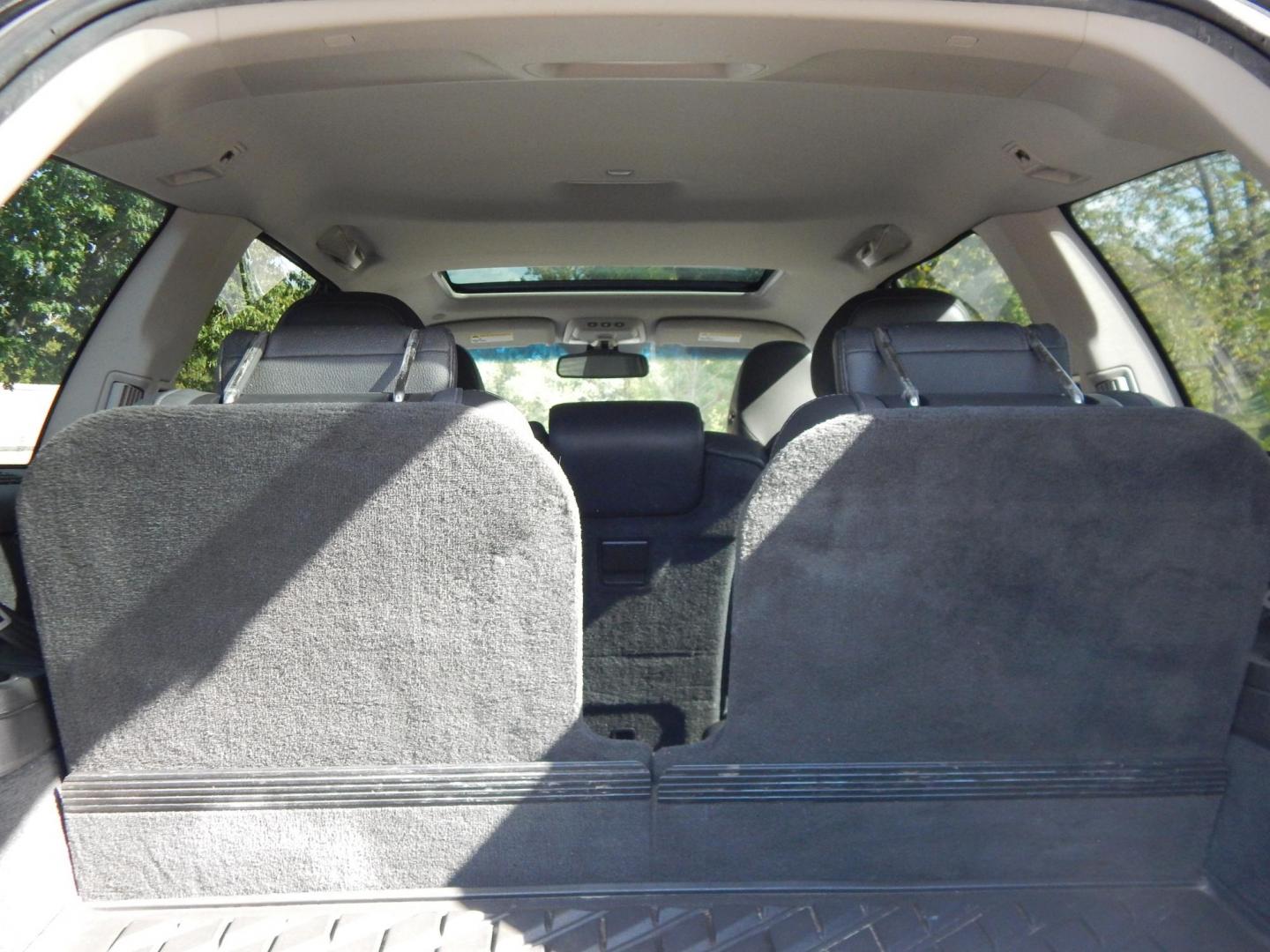 2011 Silver /Black Volvo XC90 3.2 AWD 7-Passenger (YV4952CZ8B1) with an 3.2L L6 DOHC 24V engine, 6-Speed Automatic transmission, located at 6528 Lower York Road, New Hope, PA, 18938, (215) 862-9555, 40.358707, -74.977882 - Here we have a Volvo XC90 with a 3.2L inline 6 cylinder engine putting power to all four wheels via a smooth shifting automatic transmission. Options include: black leather with wood trim, power front seats, heated front seats, dual climate controls, AM/FM/CD radio, tilt steering wheel, cruise contr - Photo#10
