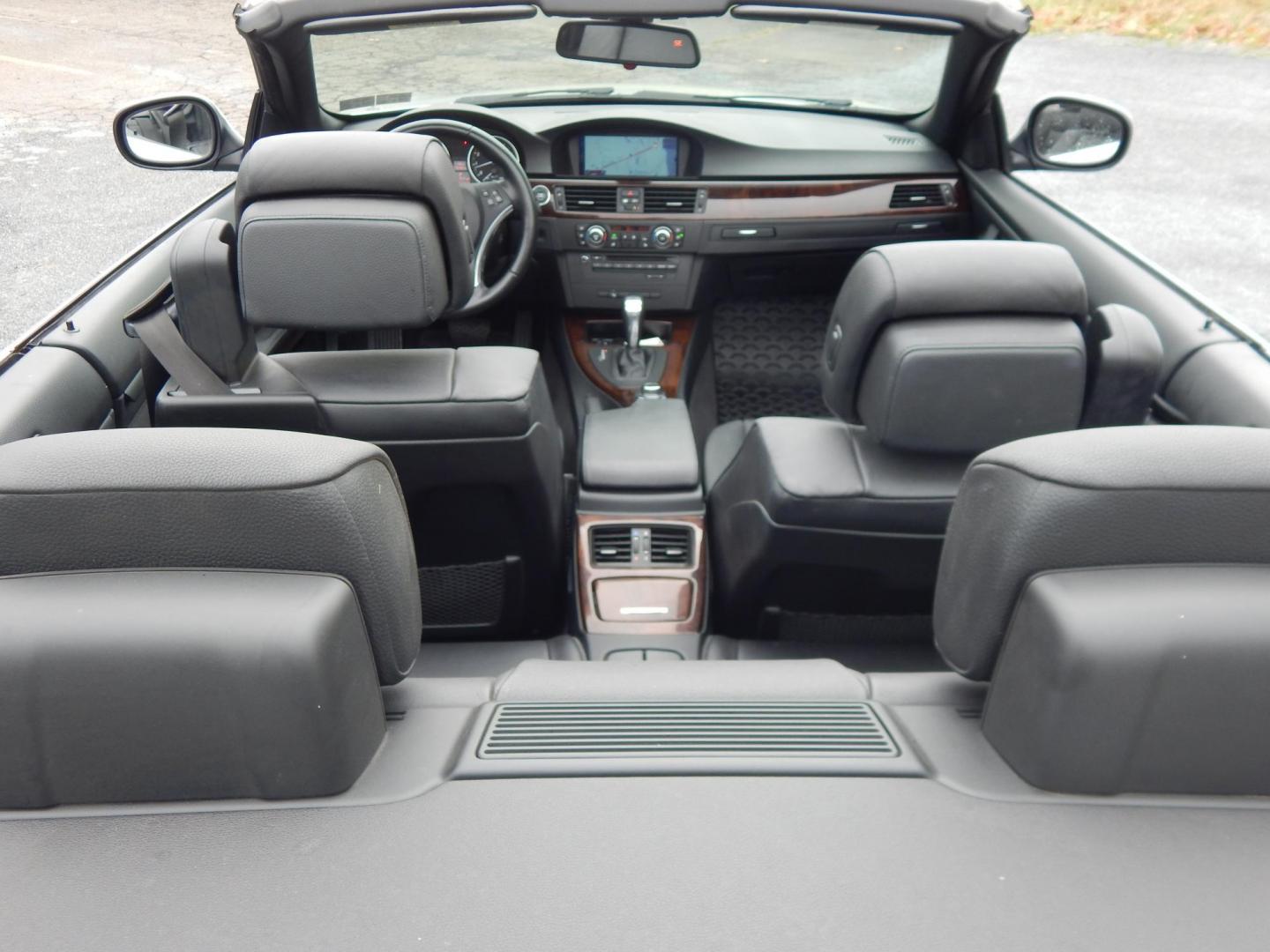 2011 Silver /Black BMW 3-Series 335i Convertible (WBADX7C50BE) with an 3.0L L6 DOHC 24V engine, Automatic transmission, located at 6528 Lower York Road, New Hope, PA, 18938, (215) 862-9555, 40.358707, -74.977882 - Here we have a very nice BMW 335i hard top convertible with a 3.0L turbo six cylinder engine putting power to the rear wheels via a smooth shifting automatic transmission. Options include: black leather, wood trim, dual power seats, heated seats, dual climate controls, AM/FM/CD/AUX radio, automatic - Photo#5