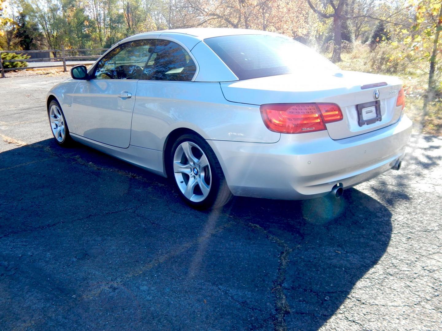 2011 Silver /Black BMW 3-Series 335i Convertible (WBADX7C50BE) with an 3.0L L6 DOHC 24V engine, Automatic transmission, located at 6528 Lower York Road, New Hope, PA, 18938, (215) 862-9555, 40.358707, -74.977882 - Here we have a very nice BMW 335i hard top convertible with a 3.0L turbo six cylinder engine putting power to the rear wheels via a smooth shifting automatic transmission. Options include: black leather, wood trim, dual power seats, heated seats, dual climate controls, AM/FM/CD/AUX radio, automatic - Photo#2
