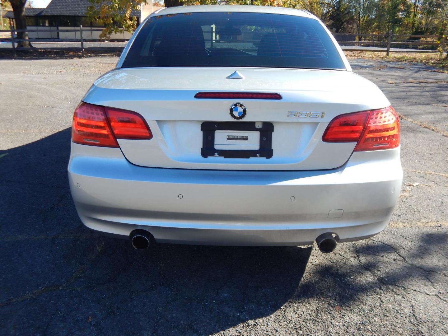 2011 Silver /Black BMW 3-Series 335i Convertible (WBADX7C50BE) with an 3.0L L6 DOHC 24V engine, Automatic transmission, located at 6528 Lower York Road, New Hope, PA, 18938, (215) 862-9555, 40.358707, -74.977882 - Here we have a very nice BMW 335i hard top convertible with a 3.0L turbo six cylinder engine putting power to the rear wheels via a smooth shifting automatic transmission. Options include: black leather, wood trim, dual power seats, heated seats, dual climate controls, AM/FM/CD/AUX radio, automatic - Photo#13