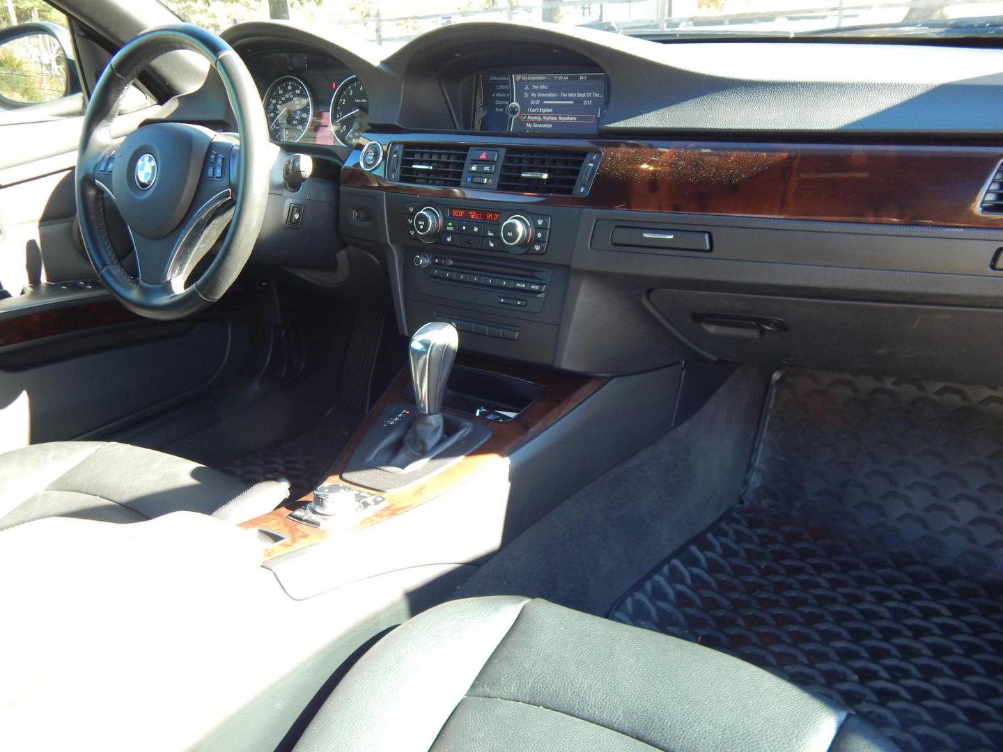 2011 Silver /Black BMW 3-Series 335i Convertible (WBADX7C50BE) with an 3.0L L6 DOHC 24V engine, Automatic transmission, located at 6528 Lower York Road, New Hope, PA, 18938, (215) 862-9555, 40.358707, -74.977882 - Here we have a very nice BMW 335i hard top convertible with a 3.0L turbo six cylinder engine putting power to the rear wheels via a smooth shifting automatic transmission. Options include: black leather, wood trim, dual power seats, heated seats, dual climate controls, AM/FM/CD/AUX radio, automatic - Photo#19