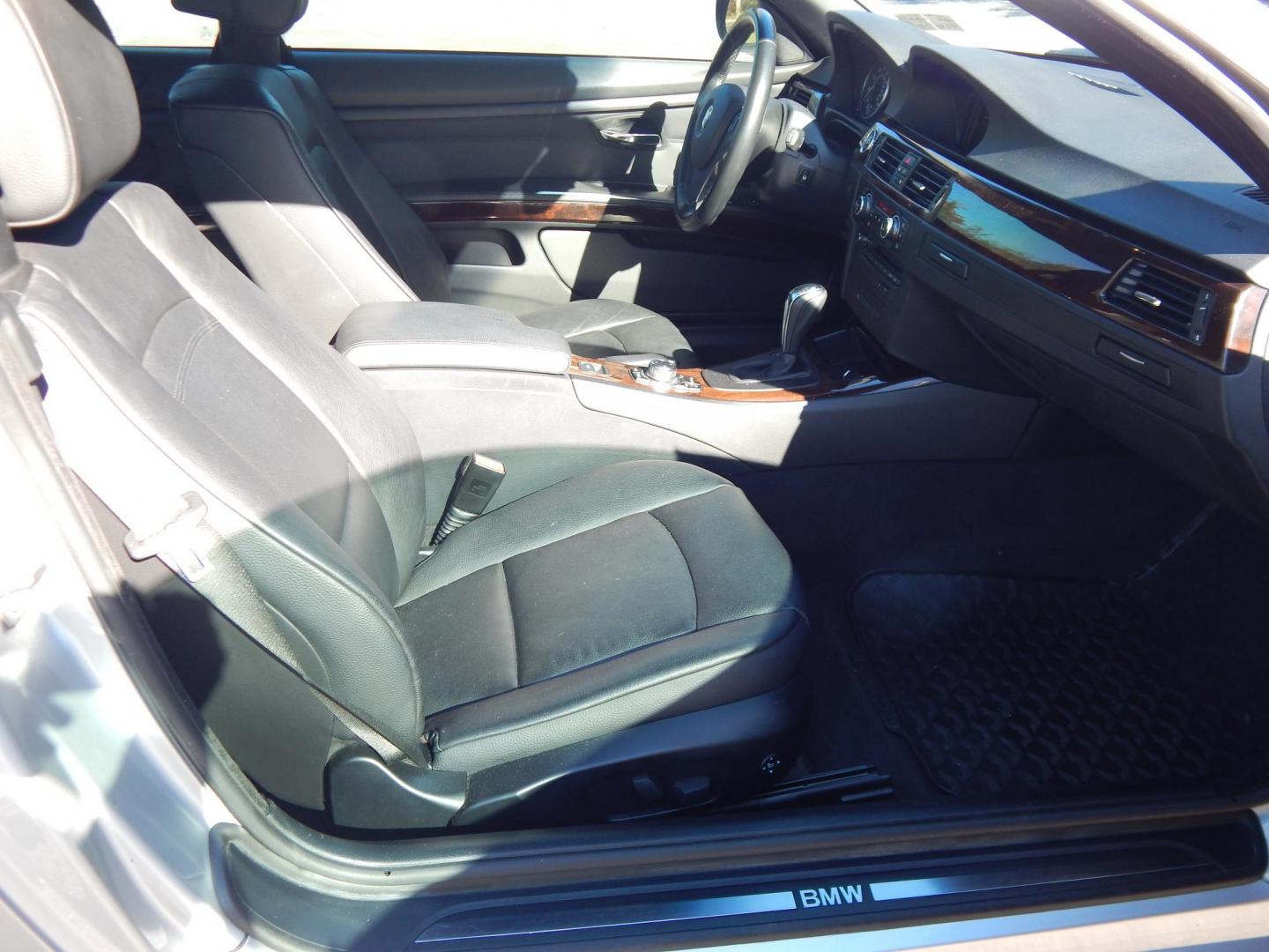 2011 Silver /Black BMW 3-Series 335i Convertible (WBADX7C50BE) with an 3.0L L6 DOHC 24V engine, Automatic transmission, located at 6528 Lower York Road, New Hope, PA, 18938, (215) 862-9555, 40.358707, -74.977882 - Here we have a very nice BMW 335i hard top convertible with a 3.0L turbo six cylinder engine putting power to the rear wheels via a smooth shifting automatic transmission. Options include: black leather, wood trim, dual power seats, heated seats, dual climate controls, AM/FM/CD/AUX radio, automatic - Photo#18