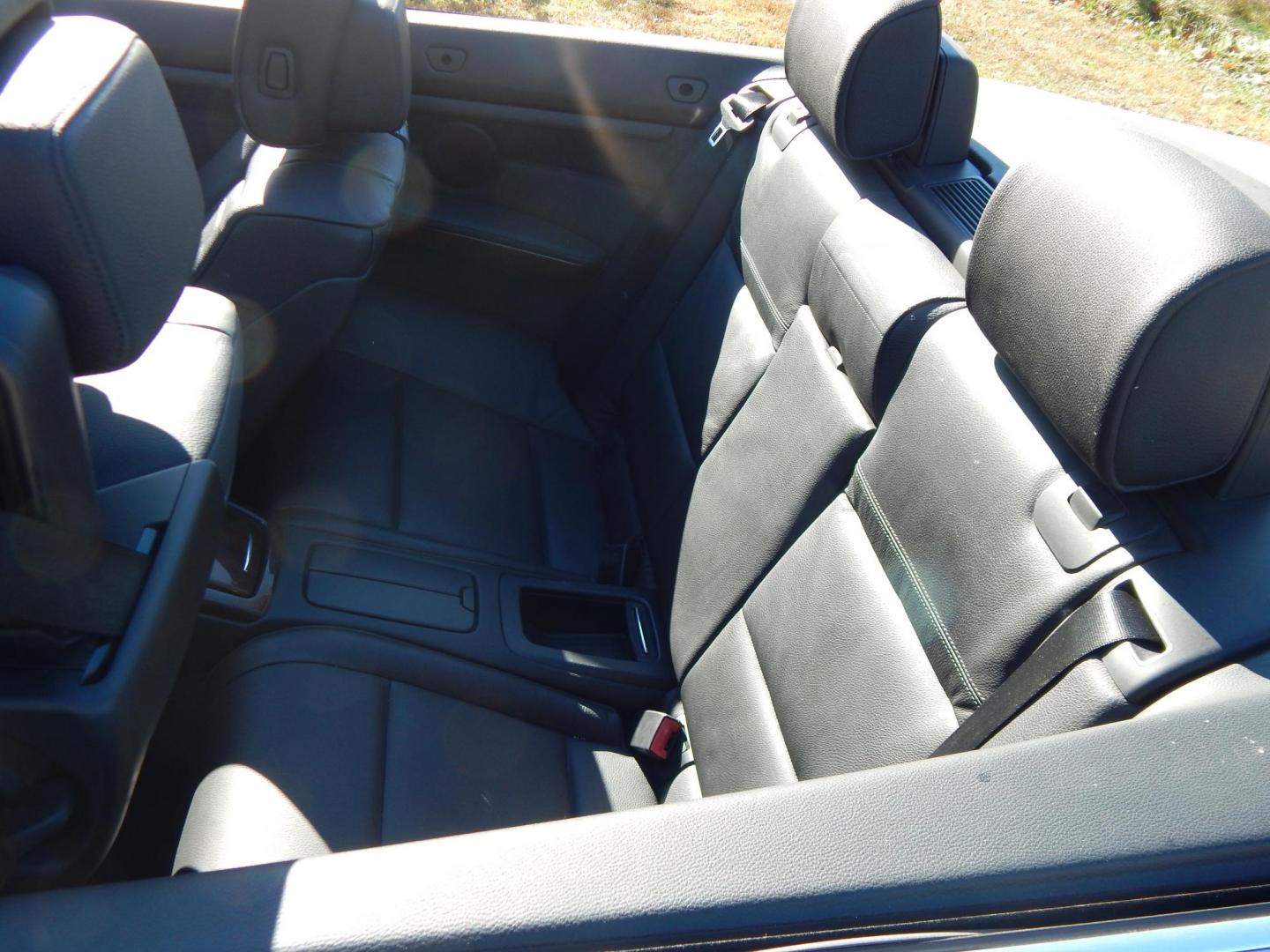 2011 Silver /Black BMW 3-Series 335i Convertible (WBADX7C50BE) with an 3.0L L6 DOHC 24V engine, Automatic transmission, located at 6528 Lower York Road, New Hope, PA, 18938, (215) 862-9555, 40.358707, -74.977882 - Here we have a very nice BMW 335i hard top convertible with a 3.0L turbo six cylinder engine putting power to the rear wheels via a smooth shifting automatic transmission. Options include: black leather, wood trim, dual power seats, heated seats, dual climate controls, AM/FM/CD/AUX radio, automatic - Photo#20