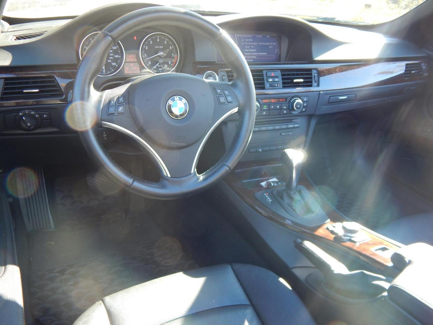 2011 Silver /Black BMW 3-Series 335i Convertible (WBADX7C50BE) with an 3.0L L6 DOHC 24V engine, Automatic transmission, located at 6528 Lower York Road, New Hope, PA, 18938, (215) 862-9555, 40.358707, -74.977882 - Here we have a very nice BMW 335i hard top convertible with a 3.0L turbo six cylinder engine putting power to the rear wheels via a smooth shifting automatic transmission. Options include: black leather, wood trim, dual power seats, heated seats, dual climate controls, AM/FM/CD/AUX radio, automatic - Photo#21