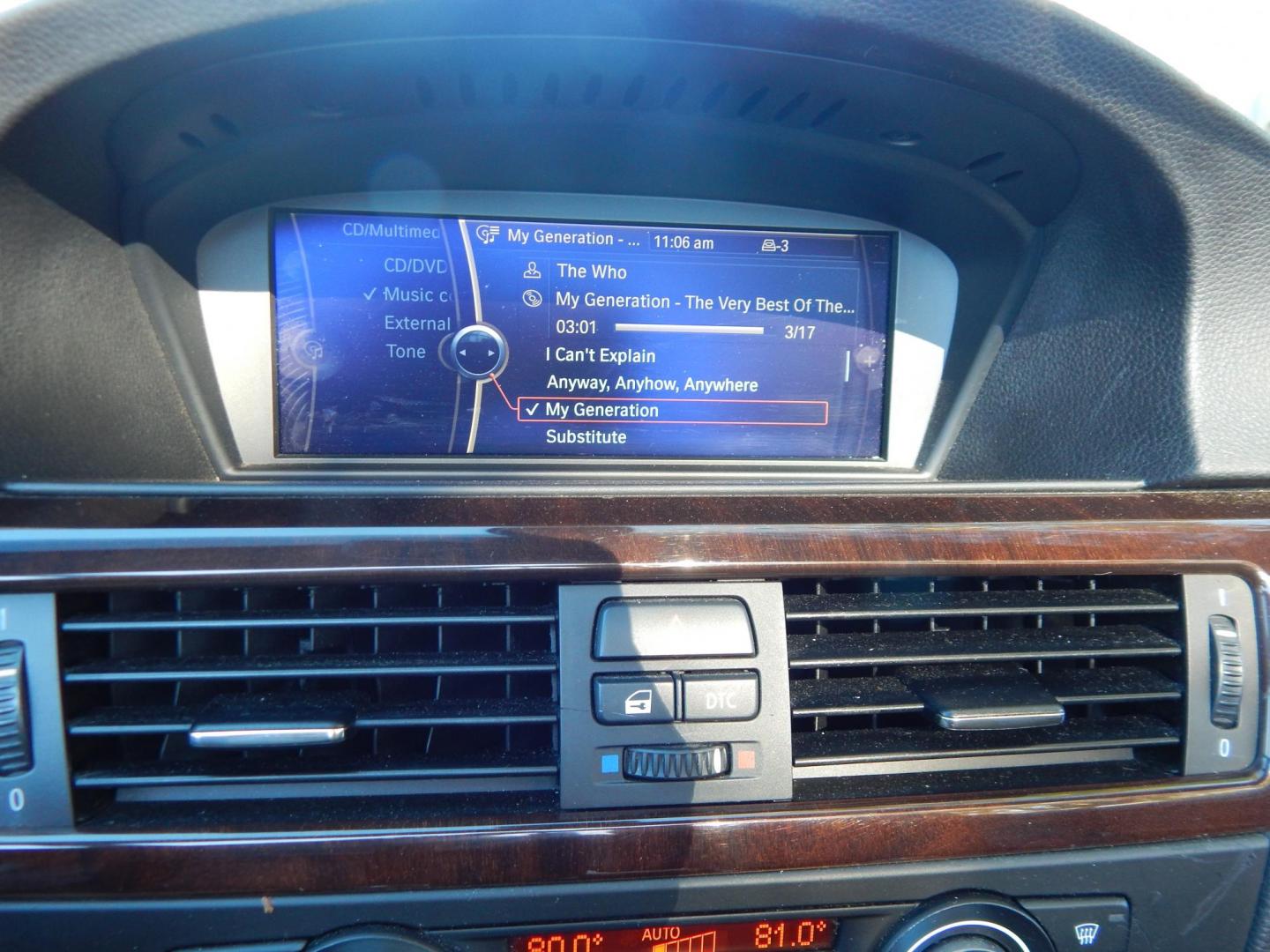 2011 Silver /Black BMW 3-Series 335i Convertible (WBADX7C50BE) with an 3.0L L6 DOHC 24V engine, Automatic transmission, located at 6528 Lower York Road, New Hope, PA, 18938, (215) 862-9555, 40.358707, -74.977882 - Here we have a very nice BMW 335i hard top convertible with a 3.0L turbo six cylinder engine putting power to the rear wheels via a smooth shifting automatic transmission. Options include: black leather, wood trim, dual power seats, heated seats, dual climate controls, AM/FM/CD/AUX radio, automatic - Photo#32