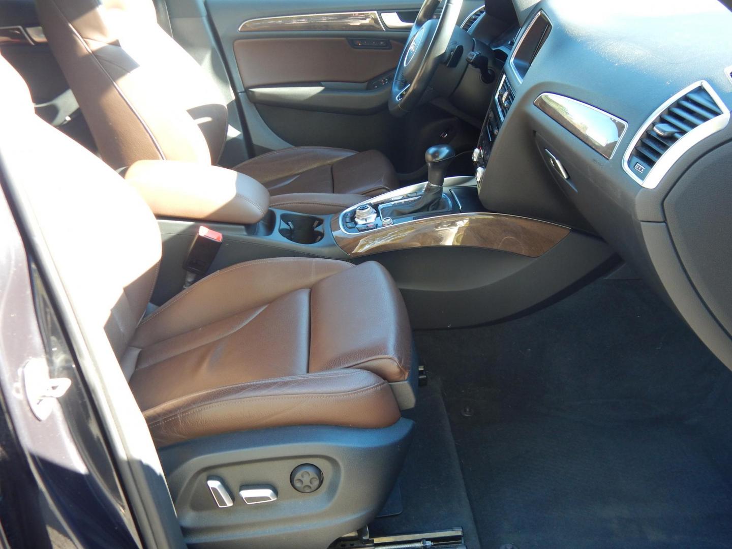 2016 Blue /Brown Audi Q5 3.0T Premium Plus quattro (WA1D7AFP9GA) with an 3.0L V6 DOHC 24V engine, 8A transmission, located at 6528 Lower York Road, New Hope, PA, 18938, (215) 862-9555, 40.358707, -74.977882 - Here we have a very nice 2016 Audi Q5 with a 3.0L V6 supercharged engine putting power to all four wheels via a smooth shifting automatic transmission. Options include: brown leather, power seats, heated front seats, panoramic sunroof, dual climate controls, push button start, navigation, AM/FM/CD/B - Photo#16