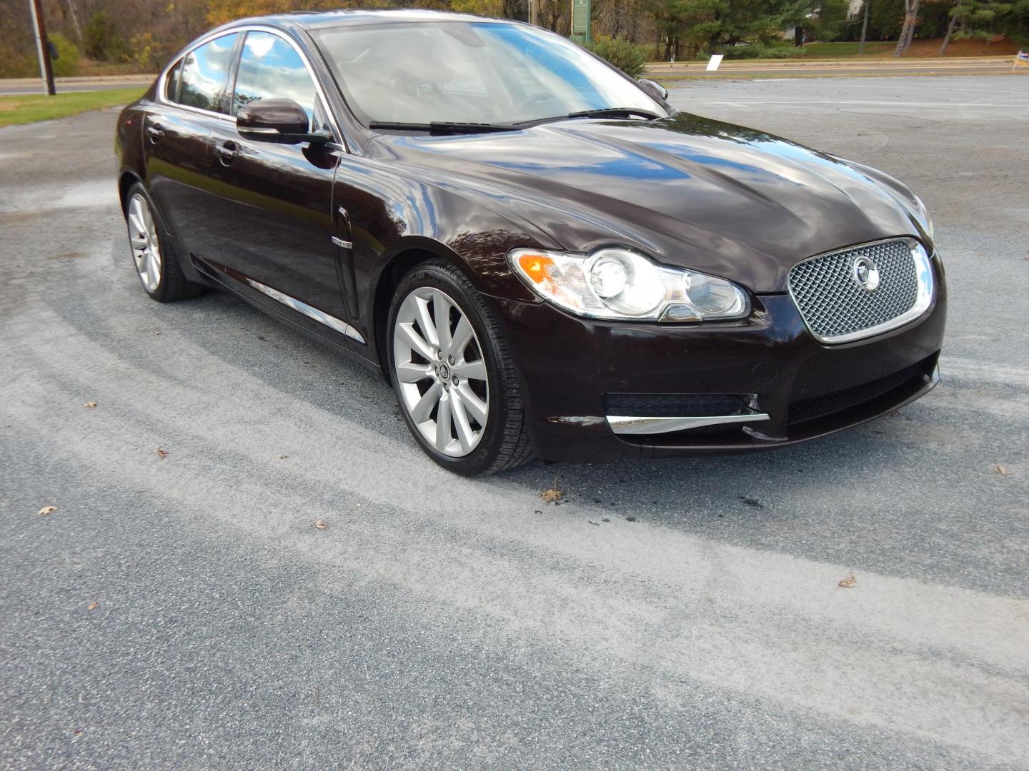 2011 Black /Tan Jaguar XF-Series XF Premium (SAJWA0GBXBL) with an 5.0L V8 DOHC 32V engine, 6-Speed Automatic transmission, located at 6528 Lower York Road, New Hope, PA, 18938, (215) 862-9555, 40.358707, -74.977882 - Here we have a very good looking and driving, ONE OWNER/NO ACCIDENTS, Jaguar XF with a 5.0L V8 putting power to the rear wheels via a smooth shifting automatic transmission. Options include: very nice paint color almost a purple/plum/red color not black, tan leather, wood trim, sunroof, power seats, - Photo#5