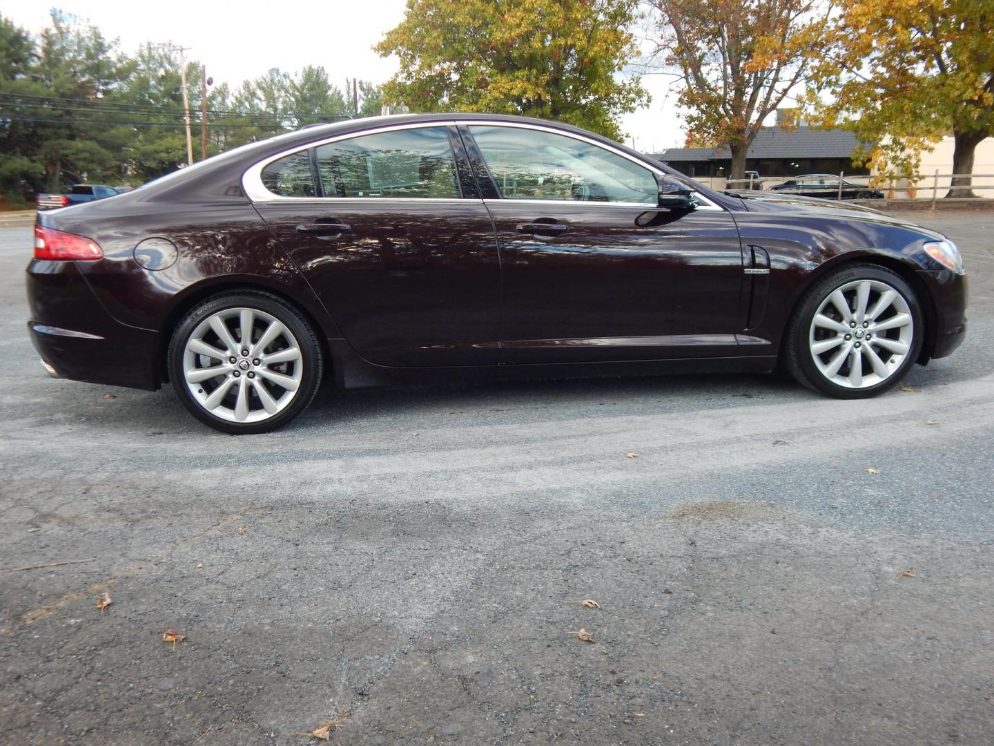 2011 Black /Tan Jaguar XF-Series XF Premium (SAJWA0GBXBL) with an 5.0L V8 DOHC 32V engine, 6-Speed Automatic transmission, located at 6528 Lower York Road, New Hope, PA, 18938, (215) 862-9555, 40.358707, -74.977882 - Here we have a very good looking and driving, ONE OWNER/NO ACCIDENTS, Jaguar XF with a 5.0L V8 putting power to the rear wheels via a smooth shifting automatic transmission. Options include: very nice paint color almost a purple/plum/red color not black, tan leather, wood trim, sunroof, power seats, - Photo#4