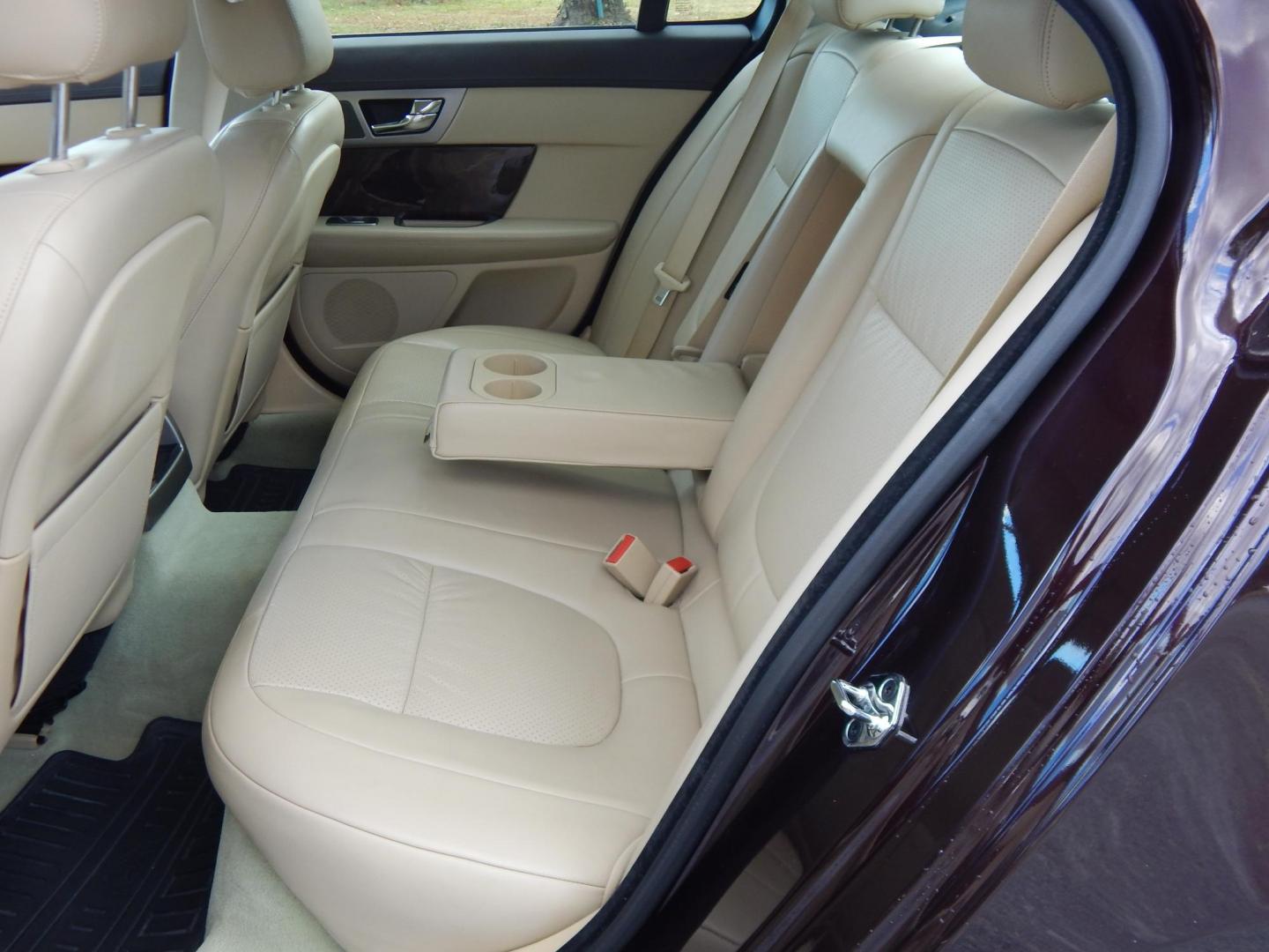 2011 Black /Tan Jaguar XF-Series XF Premium (SAJWA0GBXBL) with an 5.0L V8 DOHC 32V engine, 6-Speed Automatic transmission, located at 6528 Lower York Road, New Hope, PA, 18938, (215) 862-9555, 40.358707, -74.977882 - Here we have a very good looking and driving, ONE OWNER/NO ACCIDENTS, Jaguar XF with a 5.0L V8 putting power to the rear wheels via a smooth shifting automatic transmission. Options include: very nice paint color almost a purple/plum/red color not black, tan leather, wood trim, sunroof, power seats, - Photo#10