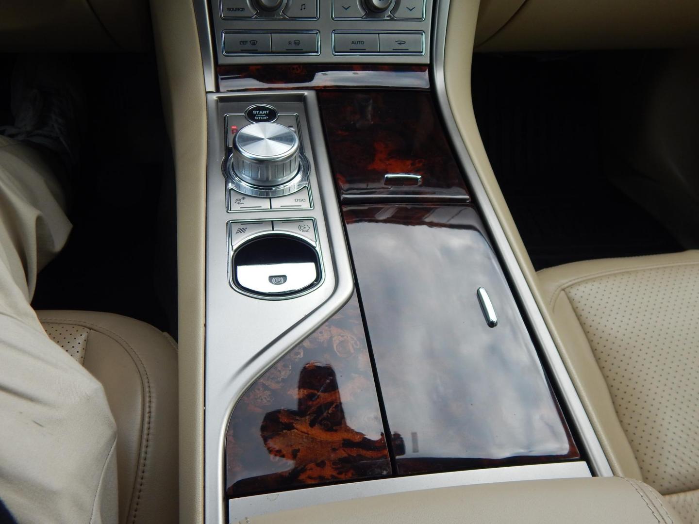 2011 Black /Tan Jaguar XF-Series XF Premium (SAJWA0GBXBL) with an 5.0L V8 DOHC 32V engine, 6-Speed Automatic transmission, located at 6528 Lower York Road, New Hope, PA, 18938, (215) 862-9555, 40.358707, -74.977882 - Here we have a very good looking and driving, ONE OWNER/NO ACCIDENTS, Jaguar XF with a 5.0L V8 putting power to the rear wheels via a smooth shifting automatic transmission. Options include: very nice paint color almost a purple/plum/red color not black, tan leather, wood trim, sunroof, power seats, - Photo#23