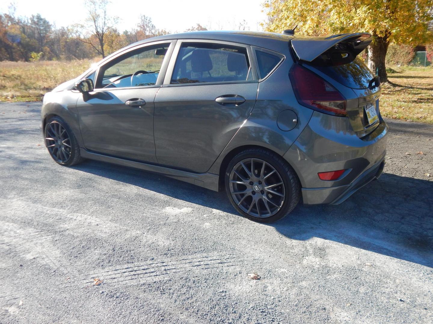 2016 Gray /Black Ford Fiesta ST Hatchback (3FADP4GX1GM) with an 1.6L Turbo engine, 6M transmission, located at 6528 Lower York Road, New Hope, PA, 18938, (215) 862-9555, 40.358707, -74.977882 - Here we have a very fun to drive, Ford Fiesta ST with a 1.6L turbo engine putting power to the front wheels via a 6 speed manual transmission. Options include: black cloth, heated front seats, AC/heat, AM/FM/CD/SAT/BLUETOOTH radio, cruise control, tilt steering wheel, automatic headlights, power win - Photo#2