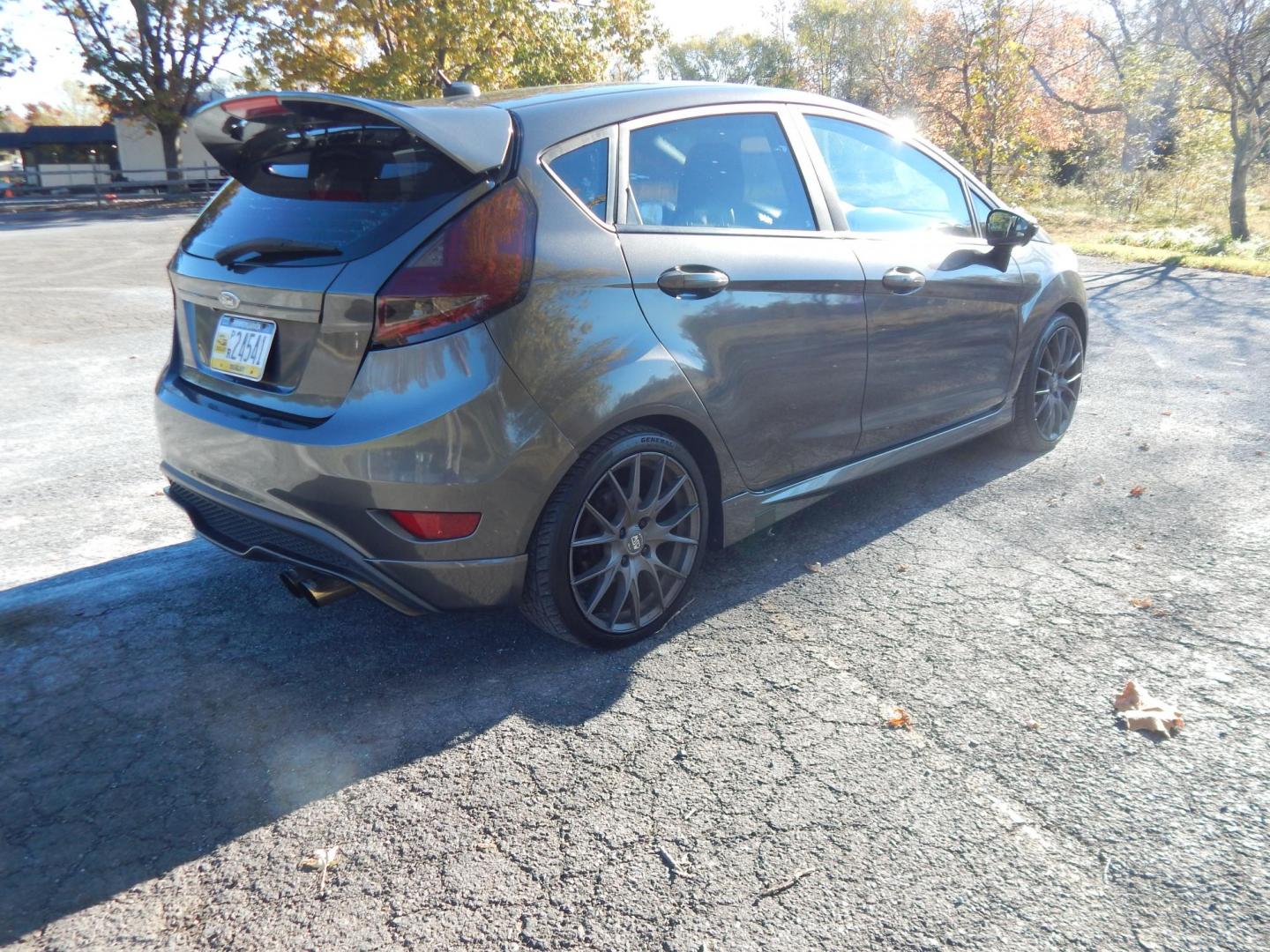 2016 Gray /Black Ford Fiesta ST Hatchback (3FADP4GX1GM) with an 1.6L Turbo engine, 6M transmission, located at 6528 Lower York Road, New Hope, PA, 18938, (215) 862-9555, 40.358707, -74.977882 - Here we have a very fun to drive, Ford Fiesta ST with a 1.6L turbo engine putting power to the front wheels via a 6 speed manual transmission. Options include: black cloth, heated front seats, AC/heat, AM/FM/CD/SAT/BLUETOOTH radio, cruise control, tilt steering wheel, automatic headlights, power win - Photo#3