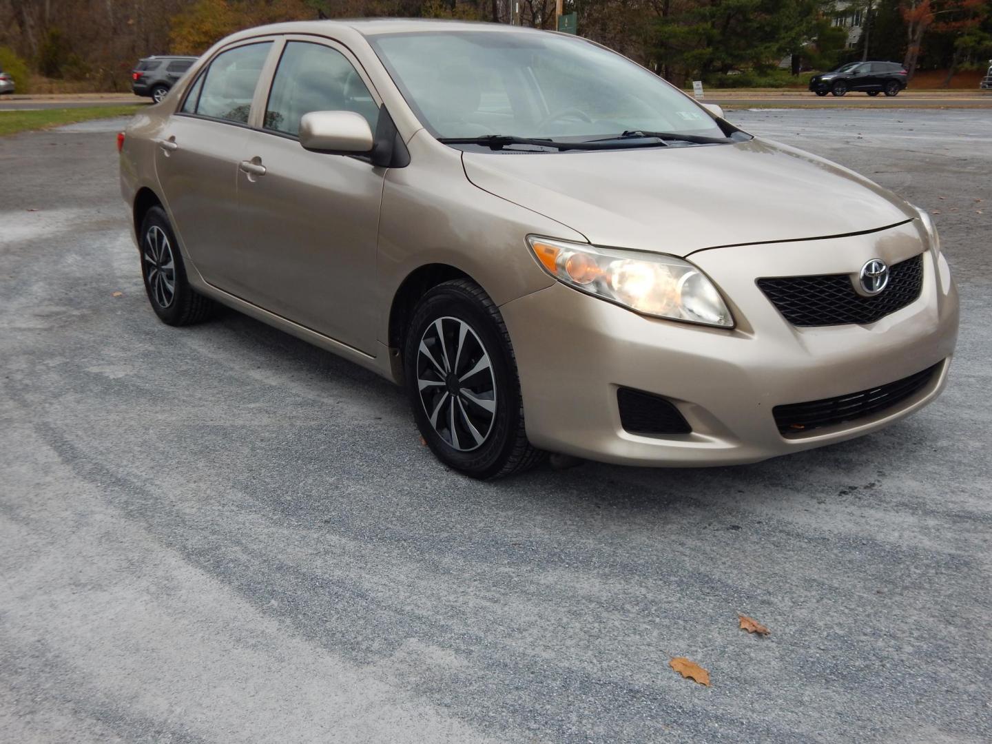 2010 Gold /Tan cloth Toyota Corolla Base 4-Speed AT (2T1BU4EE9AC) with an 1.8L L4 DOHC 16V engine, 4-Speed Automatic transmission, located at 6528 Lower York Road, New Hope, PA, 18938, (215) 862-9555, 40.358707, -74.977882 - Here is a clean, ONE OWNER great running 2010 Toyota Corolla in Gokld with tan cloth interior, front, side, and rear airbags, AM/FM/6Cd player AUX, 1.8 Liter I4 automatic transmission, FWD, PA inspected thru to 08/26, rear defrost, traction control, 4 Goodyear tires in good condition, Price excludes - Photo#5