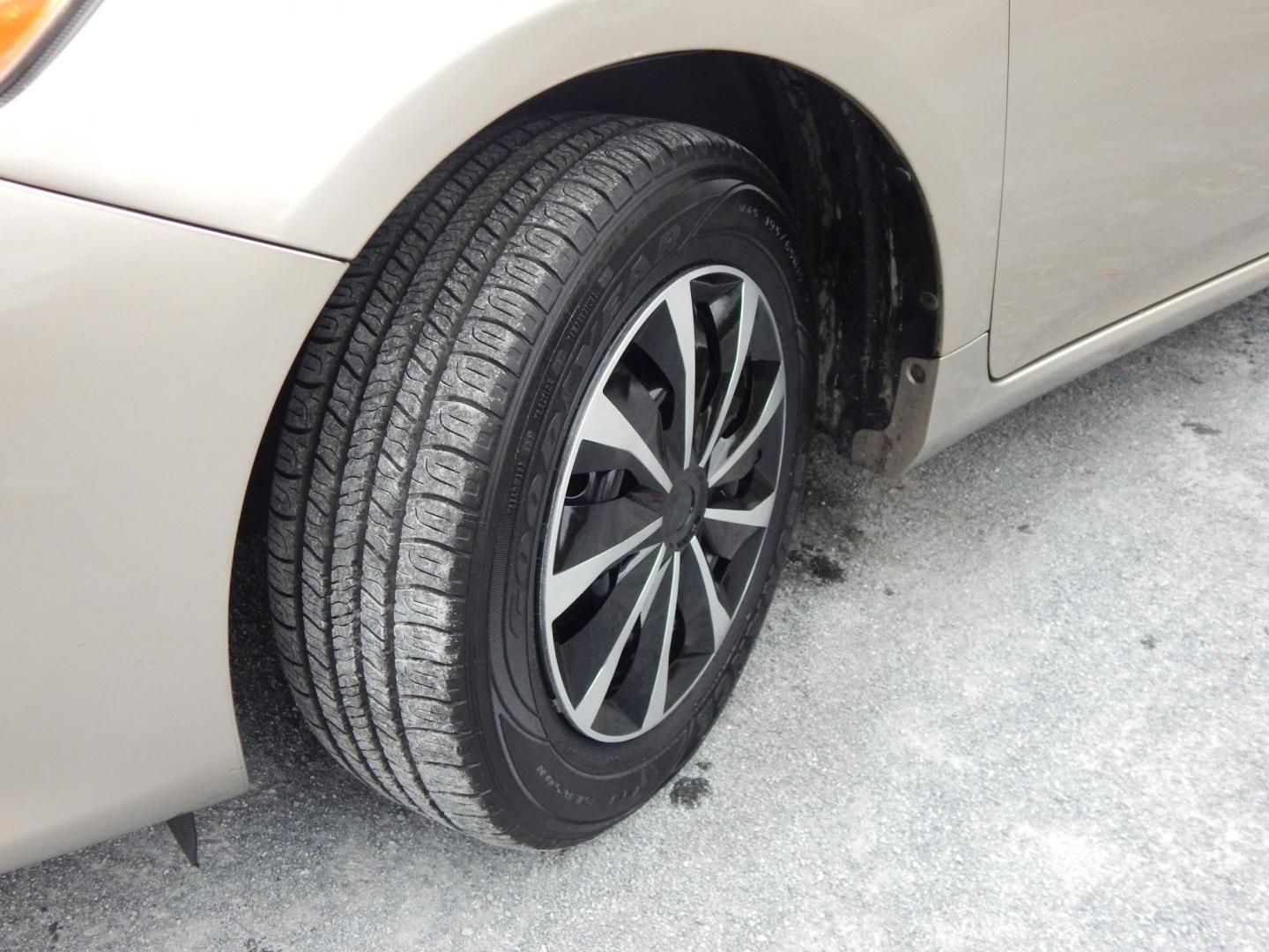 2010 Gold /Tan cloth Toyota Corolla Base 4-Speed AT (2T1BU4EE9AC) with an 1.8L L4 DOHC 16V engine, 4-Speed Automatic transmission, located at 6528 Lower York Road, New Hope, PA, 18938, (215) 862-9555, 40.358707, -74.977882 - Here is a clean, ONE OWNER great running 2010 Toyota Corolla in Gokld with tan cloth interior, front, side, and rear airbags, AM/FM/6Cd player AUX, 1.8 Liter I4 automatic transmission, FWD, PA inspected thru to 08/26, rear defrost, traction control, 4 Goodyear tires in good condition, Price excludes - Photo#17