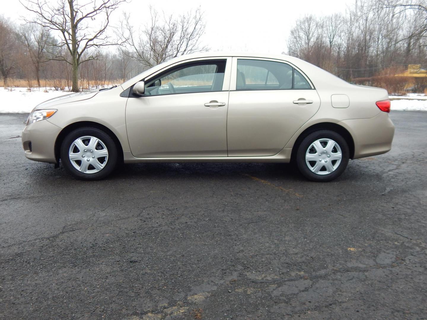 2010 Gold /Tan cloth Toyota Corolla Base 4-Speed AT (2T1BU4EE9AC) with an 1.8L L4 DOHC 16V engine, 4-Speed Automatic transmission, located at 6528 Lower York Road, New Hope, PA, 18938, (215) 862-9555, 40.358707, -74.977882 - Here is a clean, ONE OWNER great running 2010 Toyota Corolla in Gold with tan cloth interior, front, side, and rear airbags, AM/FM/6Cd player AUX, 1.8 Liter I4 automatic transmission, FWD, PA inspected thru to 08/26, rear defrost, traction control, 4 Goodyear tires in good condition, Price excludes - Photo#1
