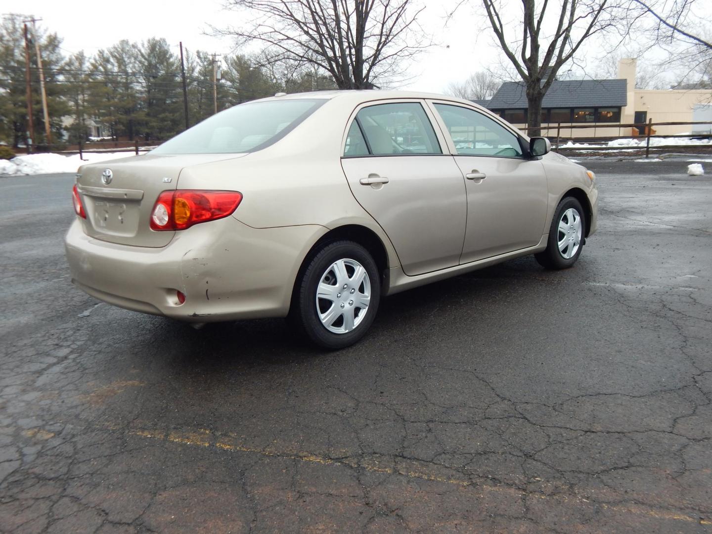 2010 Gold /Tan cloth Toyota Corolla Base 4-Speed AT (2T1BU4EE9AC) with an 1.8L L4 DOHC 16V engine, 4-Speed Automatic transmission, located at 6528 Lower York Road, New Hope, PA, 18938, (215) 862-9555, 40.358707, -74.977882 - Here is a clean, ONE OWNER great running 2010 Toyota Corolla in Gold with tan cloth interior, front, side, and rear airbags, AM/FM/6Cd player AUX, 1.8 Liter I4 automatic transmission, FWD, PA inspected thru to 08/26, rear defrost, traction control, 4 Goodyear tires in good condition, Price excludes - Photo#4