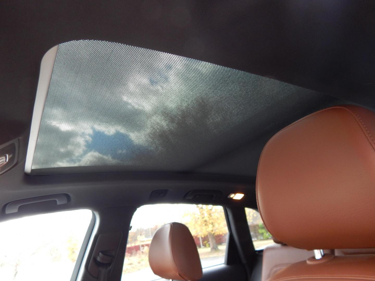 2011 White /Brown Audi Q5 3.2 quattro Premium Plus (WA1DKAFP9BA) with an 3.2L V6 DOHC 24V engine, 6-Speed Automatic transmission, located at 6528 Lower York Road, New Hope, PA, 18938, (215) 862-9555, 40.358707, -74.977882 - Photo#6