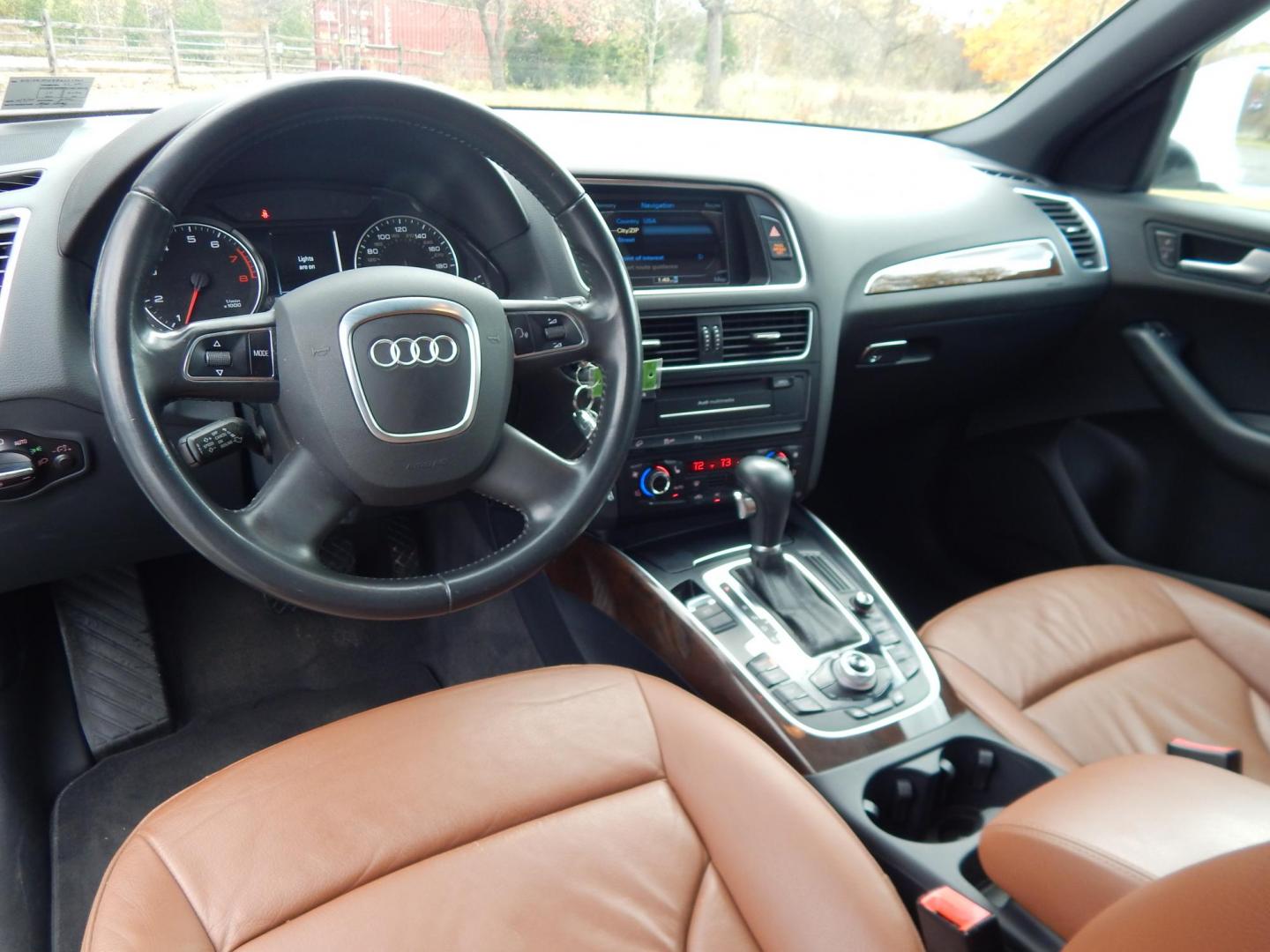 2011 White /Brown Audi Q5 3.2 quattro Premium Plus (WA1DKAFP9BA) with an 3.2L V6 DOHC 24V engine, 6-Speed Automatic transmission, located at 6528 Lower York Road, New Hope, PA, 18938, (215) 862-9555, 40.358707, -74.977882 - Photo#5