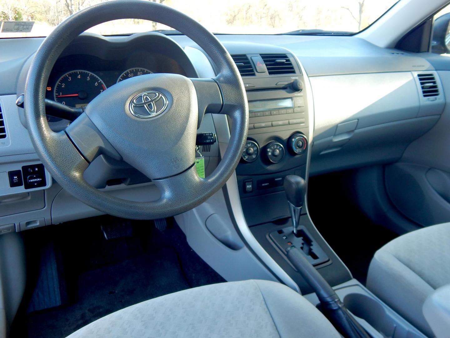 2009 Gray /Gray Toyota Corolla LE (JTDBL40E399) with an 1.8L L4 DOHC 16V engine, 5-Speed Automatic Overdrive transmission, located at 6528 Lower York Road, New Hope, PA, 18938, (215) 862-9555, 40.358707, -74.977882 - Here we have a one family owned Toyota Corolla with a 1.8L 4 cylinder engine putting power to the front wheels via an automatic transmission. Options include: gray cloth, keyless entry, manual moving seats, AC, heat, front window defrost, rear window defrost, AM/FM/CD/SAT/AUX radio, cruise control, - Photo#13
