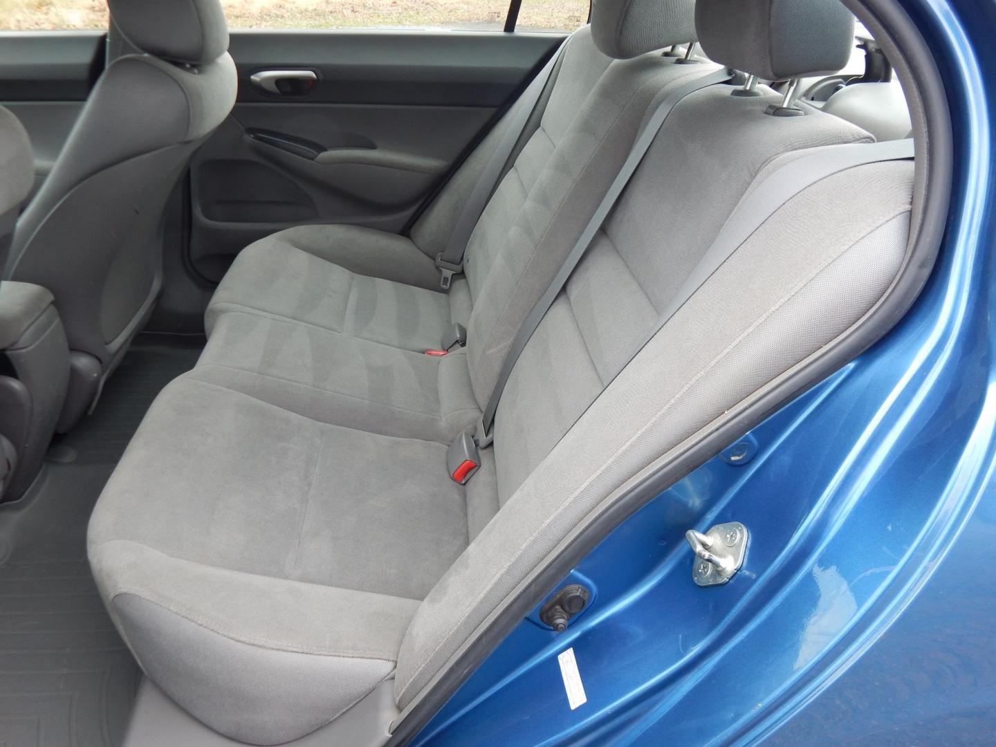 2008 Blue /Gray Honda Civic LX Sedan (1HGFA15528L) with an 1.8L L4 SOHC 16V engine, 5-Speed Manual Overdrive transmission, located at 6528 Lower York Road, New Hope, PA, 18938, (215) 862-9555, 40.358707, -74.977882 - Here we have a ONE OWNER, Honda Civic with a 1.8L inline 4 cylinder engine putting power to the front wheels via a smooth shifting 5 speed manual transmission. Options include: gray cloth, manual seats, AC, heat, AM/FM/CD/AUX radio, tilt steering wheel, cruise control, power windows/locks/mirrors an - Photo#10