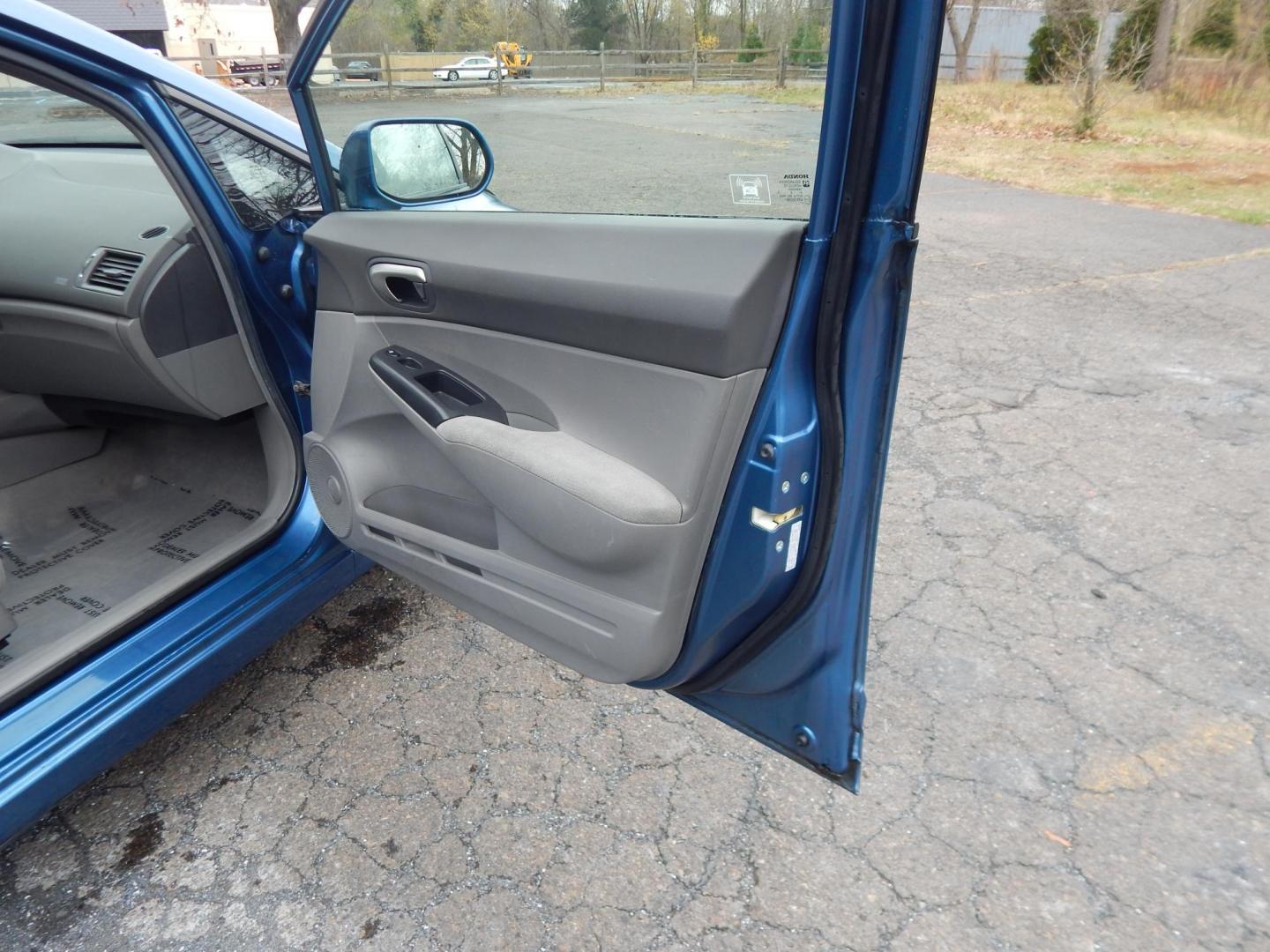 2008 Blue /Gray Honda Civic LX Sedan (1HGFA15528L) with an 1.8L L4 SOHC 16V engine, 5-Speed Manual Overdrive transmission, located at 6528 Lower York Road, New Hope, PA, 18938, (215) 862-9555, 40.358707, -74.977882 - Here we have a ONE OWNER, Honda Civic with a 1.8L inline 4 cylinder engine putting power to the front wheels via a smooth shifting 5 speed manual transmission. Options include: gray cloth, manual seats, AC, heat, AM/FM/CD/AUX radio, tilt steering wheel, cruise control, power windows/locks/mirrors an - Photo#14