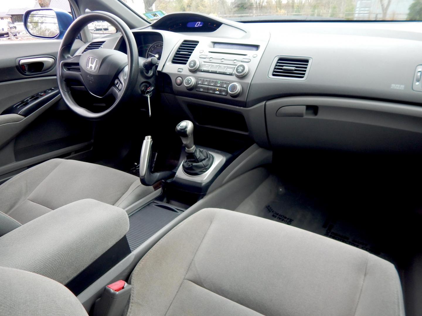 2008 Blue /Gray Honda Civic LX Sedan (1HGFA15528L) with an 1.8L L4 SOHC 16V engine, 5-Speed Manual Overdrive transmission, located at 6528 Lower York Road, New Hope, PA, 18938, (215) 862-9555, 40.358707, -74.977882 - Here we have a ONE OWNER, Honda Civic with a 1.8L inline 4 cylinder engine putting power to the front wheels via a smooth shifting 5 speed manual transmission. Options include: gray cloth, manual seats, AC, heat, AM/FM/CD/AUX radio, tilt steering wheel, cruise control, power windows/locks/mirrors an - Photo#16