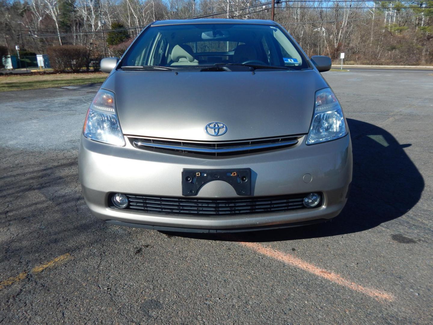 2006 Gold /Tan Toyota Prius 4-Door Liftback (JTDKB20U563) with an 1.5L L4 DOHC 16V HYBRID engine, Automatic CVT Overdrive transmission, located at 6528 Lower York Road, New Hope, PA, 18938, (215) 862-9555, 40.358707, -74.977882 - Here we have a 2006 Toyota Prius with a new refurbished hybrid battery and a new starting battery! This Prius has a 1.5L inline 4 cylinder hybrid engine putting power to the front wheels via an automatic transmission. Options include: tan cloth, manual seats, AM/FM/SAT/DISC/AUX radio, heat, A/C, cru - Photo#6