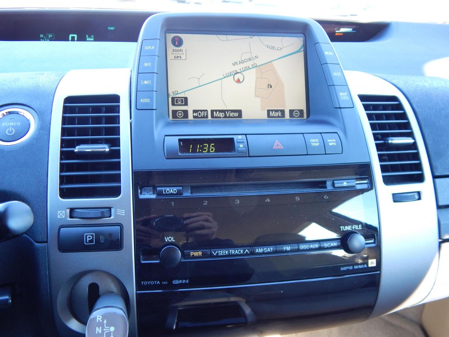 2006 Gold /Tan Toyota Prius 4-Door Liftback (JTDKB20U563) with an 1.5L L4 DOHC 16V HYBRID engine, Automatic CVT Overdrive transmission, located at 6528 Lower York Road, New Hope, PA, 18938, (215) 862-9555, 40.358707, -74.977882 - Here we have a 2006 Toyota Prius with a new refurbished hybrid battery and a new starting battery! This Prius has a 1.5L inline 4 cylinder hybrid engine putting power to the front wheels via an automatic transmission. Options include: tan cloth, manual seats, AM/FM/SAT/DISC/AUX radio, heat, A/C, cru - Photo#21