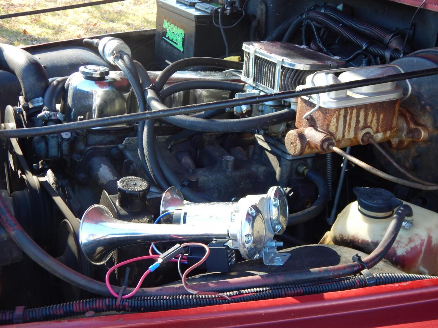 1984 Burgundy /Black Jeep CJ7 Renegade (1JCCM87A7ET) with an 4.2L L6 OHV engine, 4-Speed manual transmission, located at 6528 Lower York Road, New Hope, PA, 18938, (215) 862-9555, 40.358707, -74.977882 - Photo#19