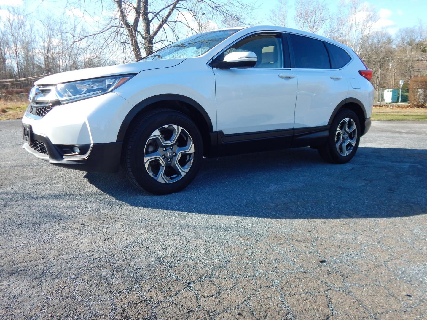 2019 White /Tan Honda CR-V EX AWD (5J6RW2H57KL) with an 1.5L L4 16V DOHC TURBO engine, CVT transmission, located at 6528 Lower York Road, New Hope, PA, 18938, (215) 862-9555, 40.358707, -74.977882 - Here we have a very clean, low millage, Honda CRV with a 1.5L inline 4 cylinder engine putting power to an automatic AWD transmission. Options include: tan cloth, drivers power seat, sunroof, heated front seats, dual climate controls, AM/FM/SIR/BLUETOOTH radio, back up camera, tilt steering wheel, p - Photo#2